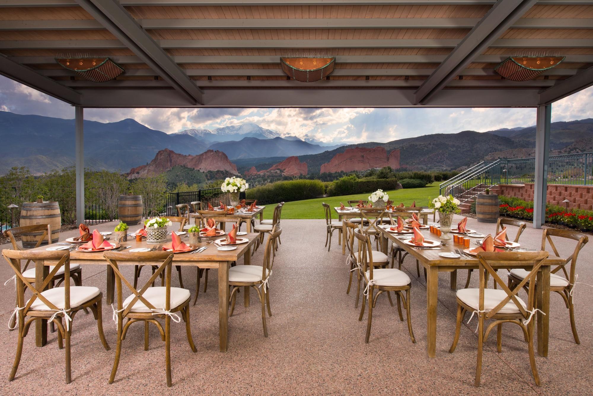 Restaurant Garden of the Gods Resort and Club
