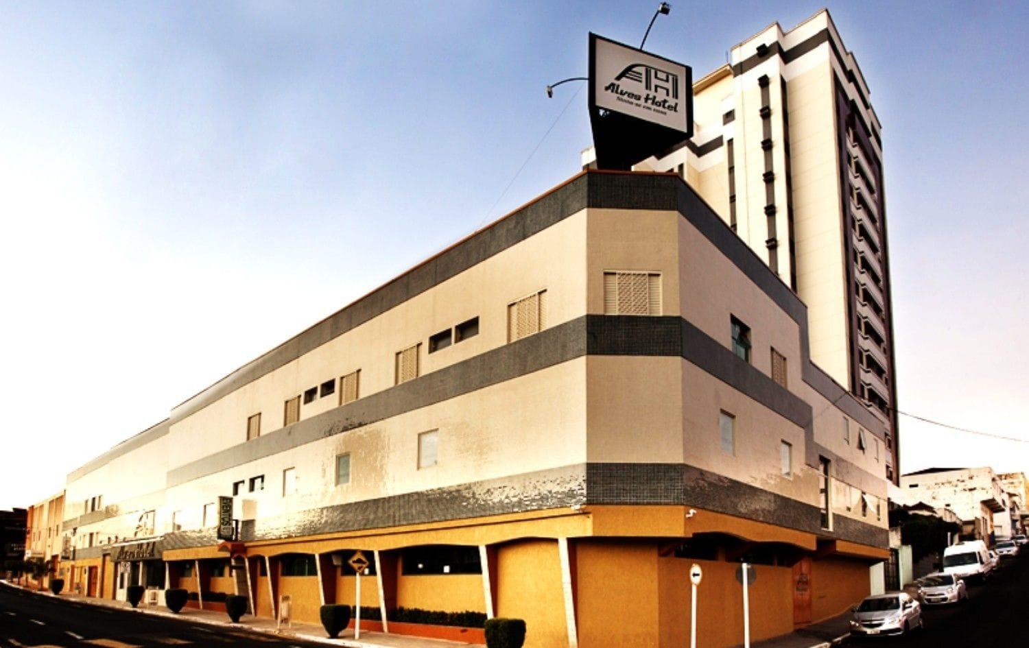 Vista Exterior Alves Hotel