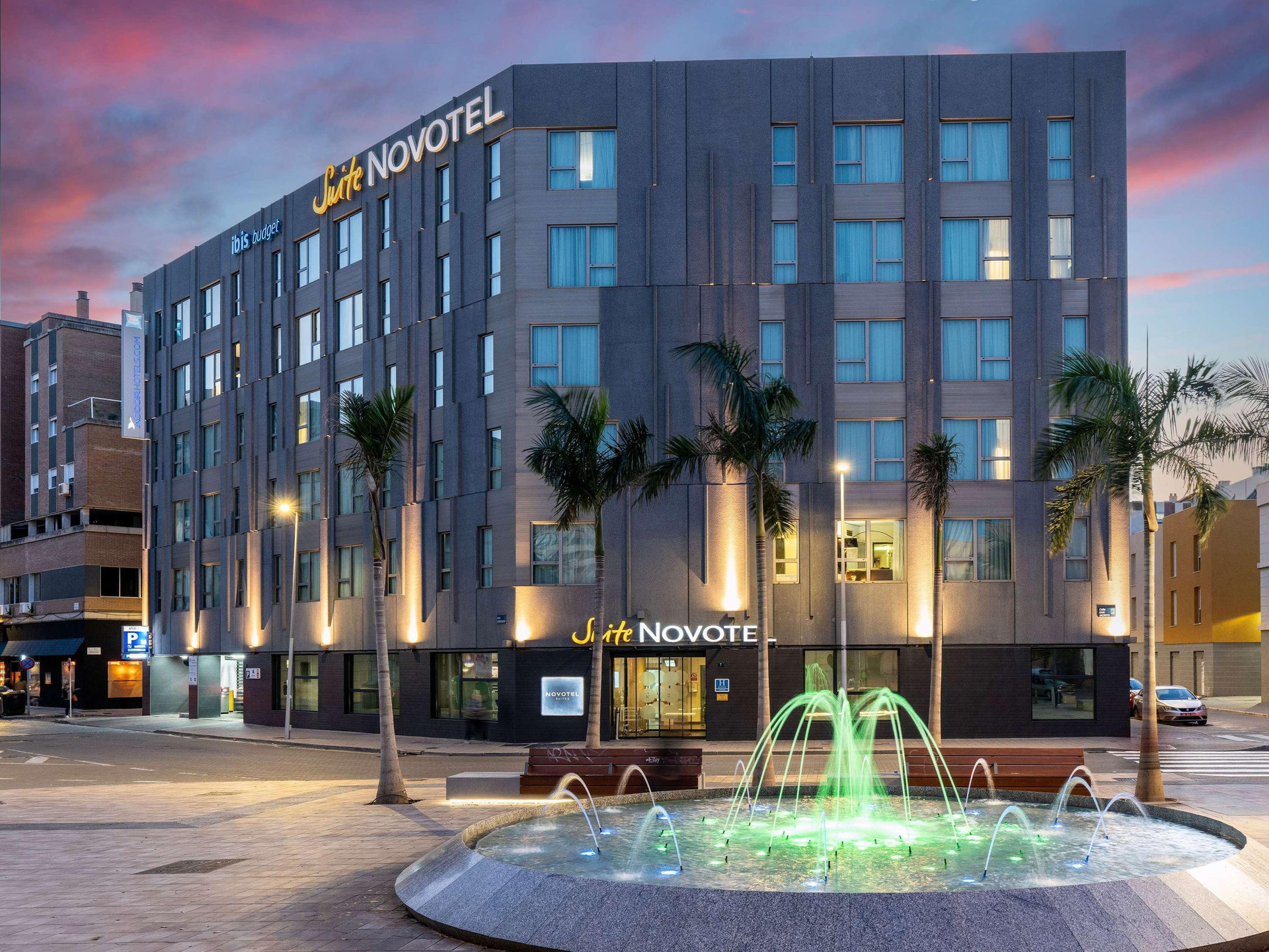 Vista Exterior Novotel Suites Malaga Centro