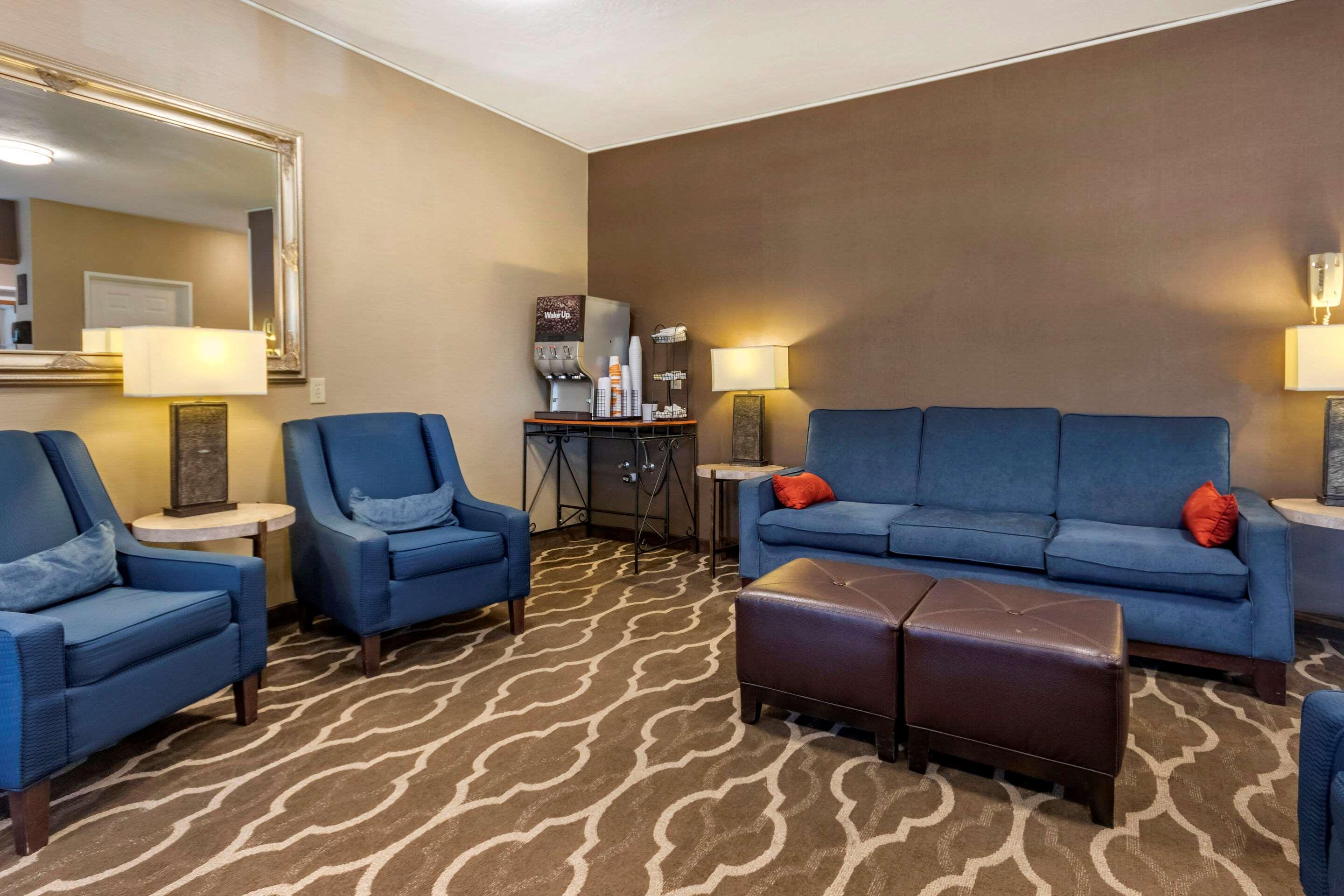 Vista Lobby Comfort Inn Great Falls Central