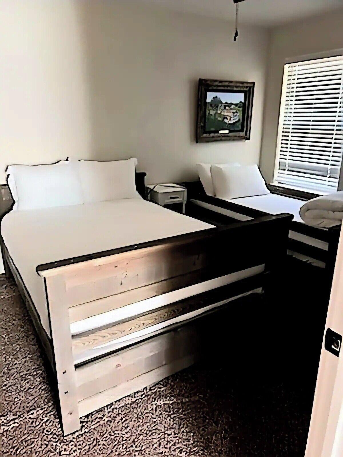 Habitación 7 min to Stockyards- Cozy & Stylish Home