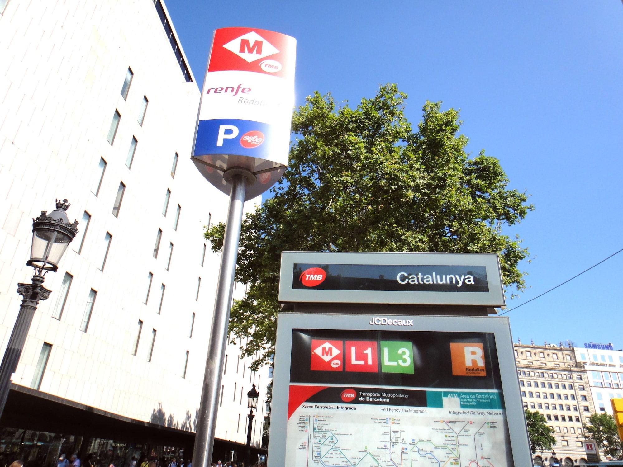 Vista Exterior Hostal Live Natura Barcelona