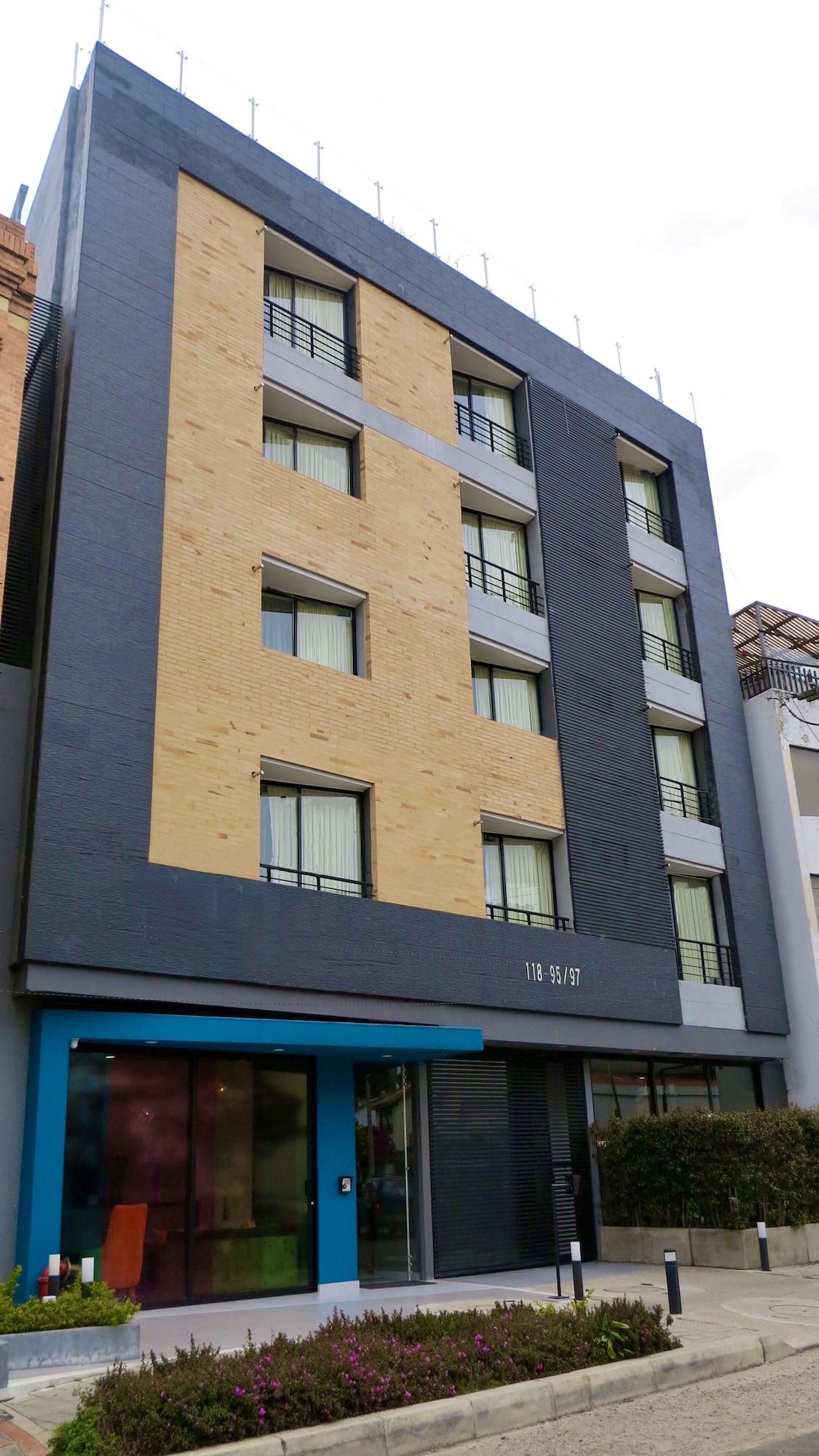 Vista Exterior Suites Home 118 By SHG