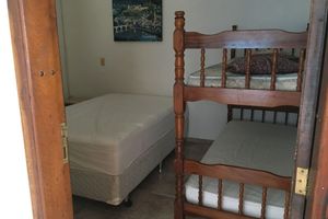 Alquiler Vacacional - 4 bedroom house with pool, garden and barbecue. 200 m from the beach.