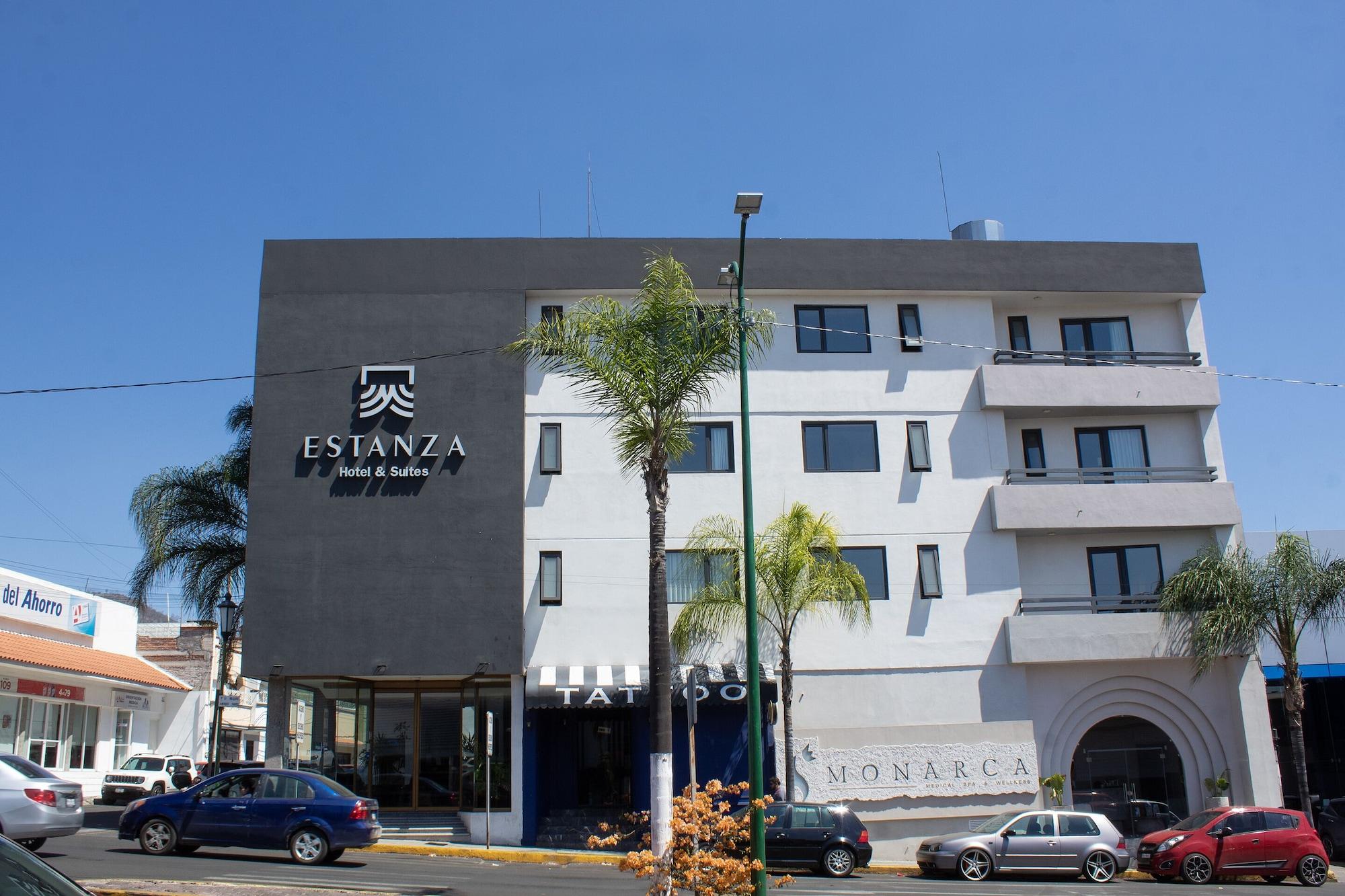 Vista Exterior Estanza Hotel & Suites