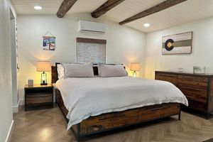 Renta temporal - Cozy Cottage on 10 Private Acres - Wildlife, Views & Creekside Calm