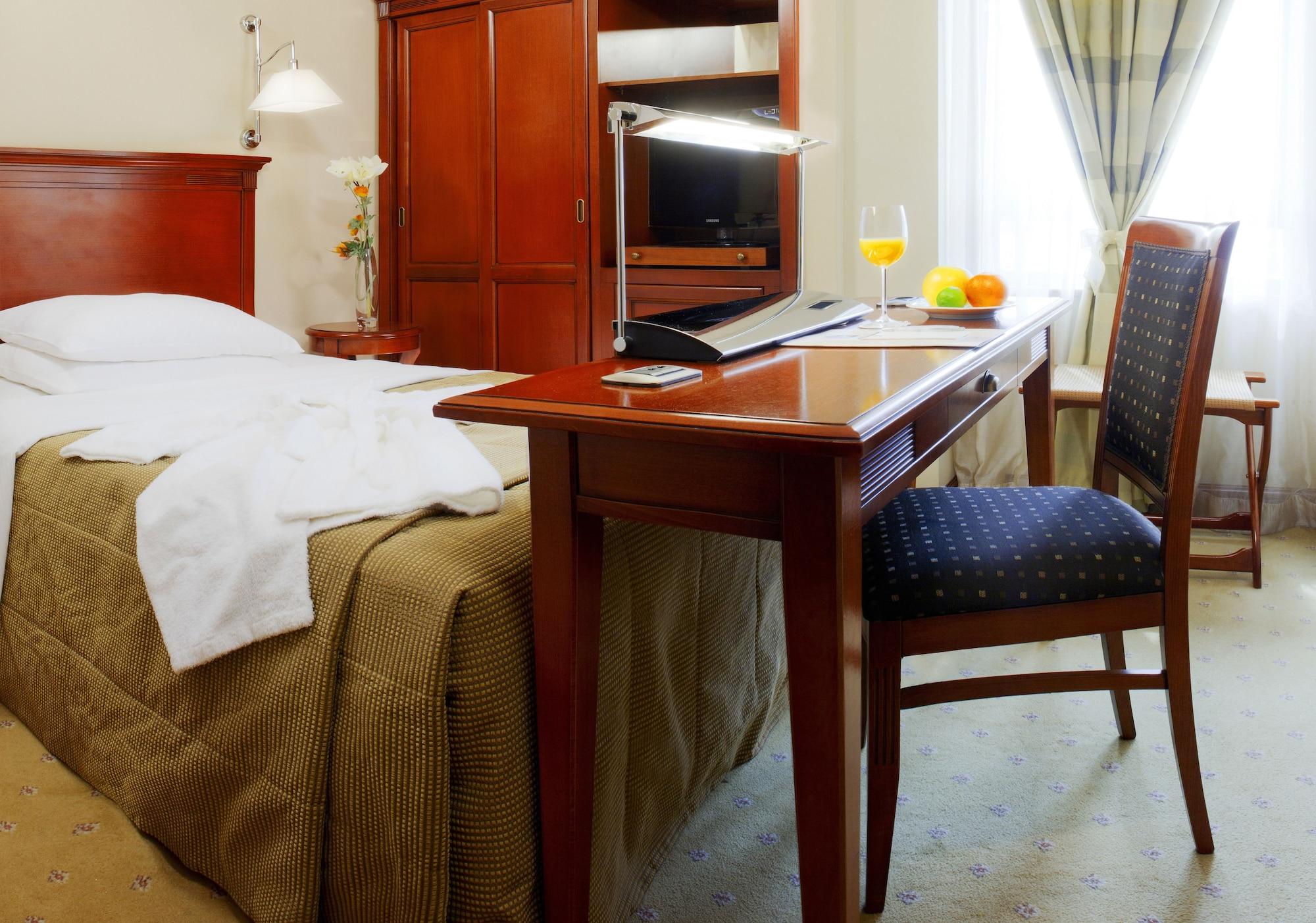 Set de Habitación Best Western Premier Hotel Astoria