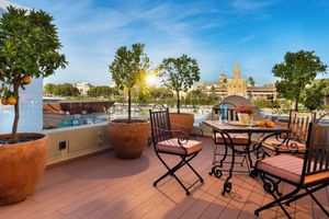 Alojamiento - Casa del Poeta Triana Suite & Homes Seville