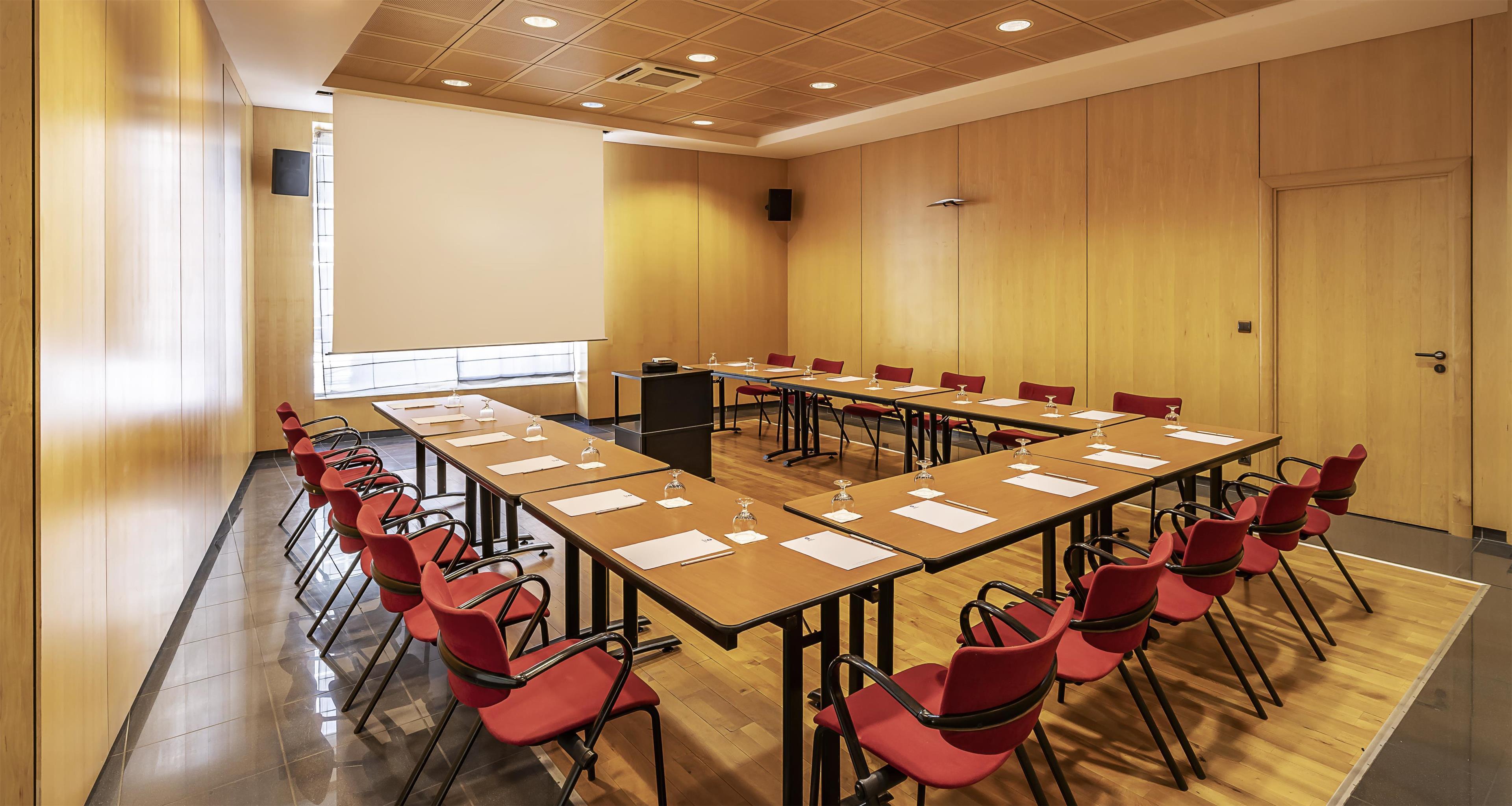 Sala de Reuniones Best Western Poitiers Centre Le Grand Hotel