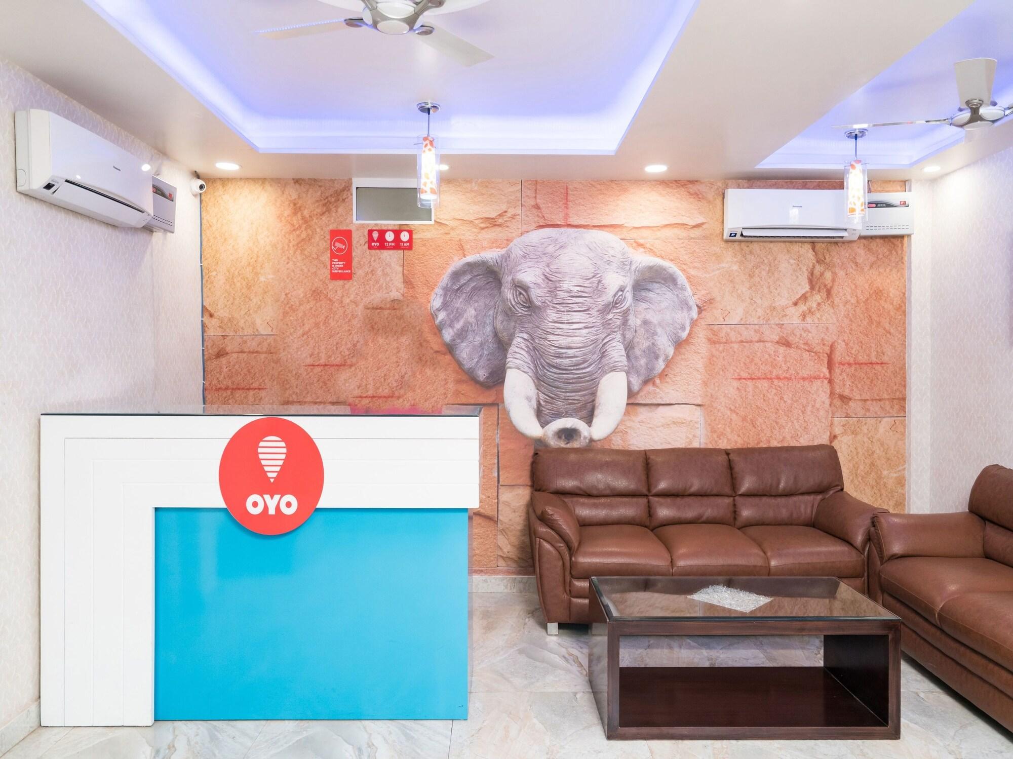 Vista Lobby OYO 8961 Hotel RR Palace