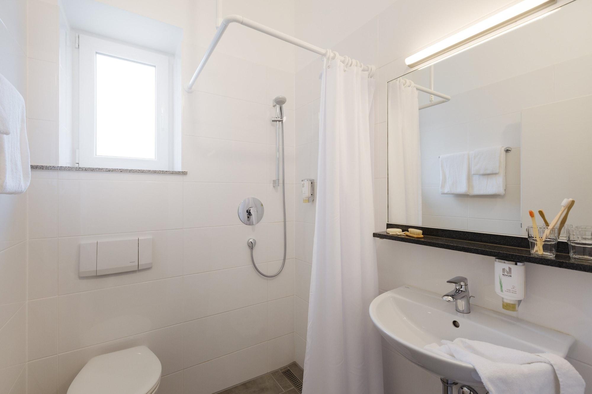Equipamiento de Habitación Novum Hotel Bruy