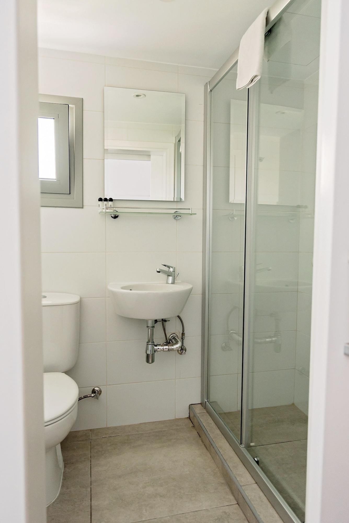 Equipamiento de Habitación Pyramos Hotel