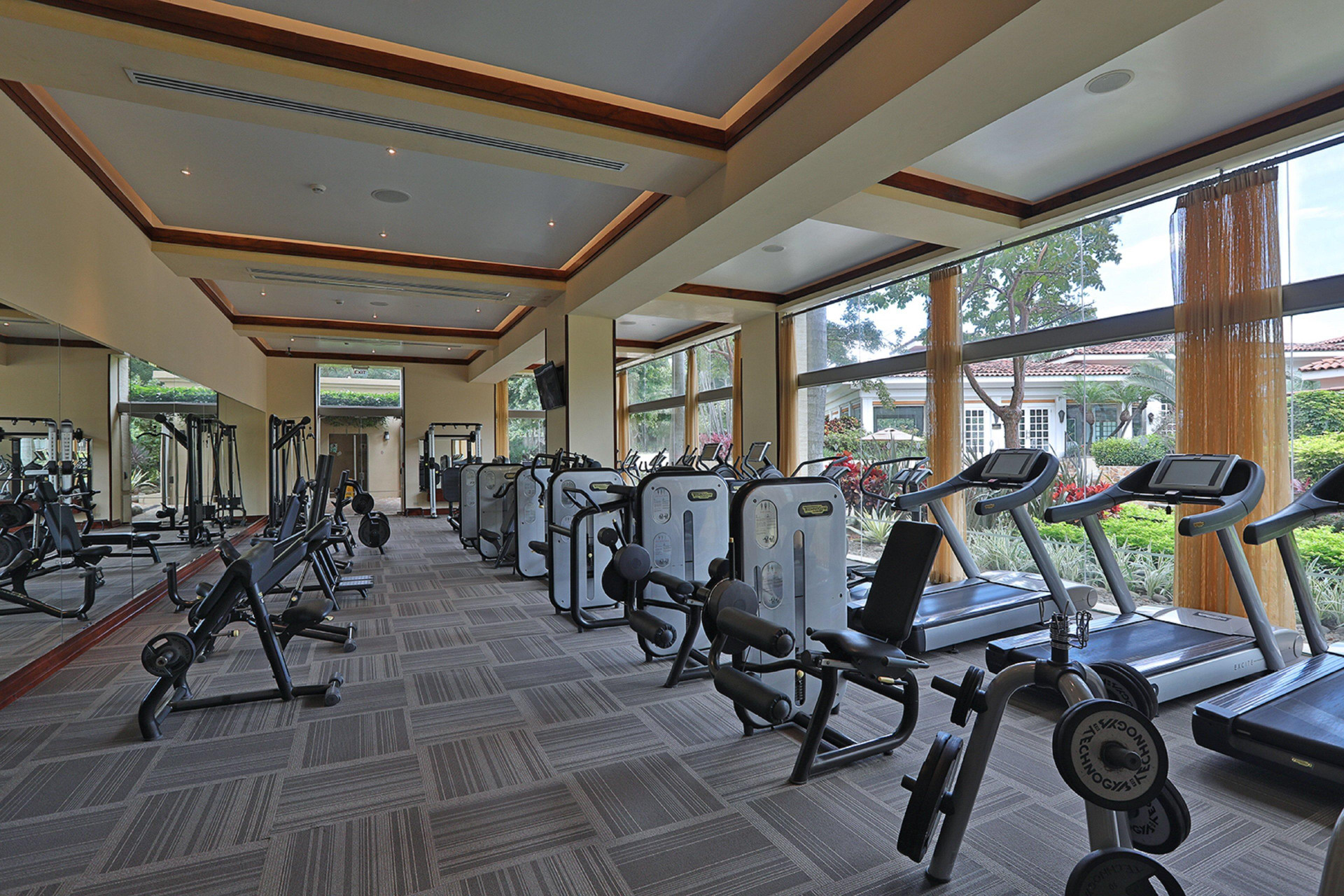 Gimnasio InterContinental Costa Rica at Multiplaza Mall by IHG