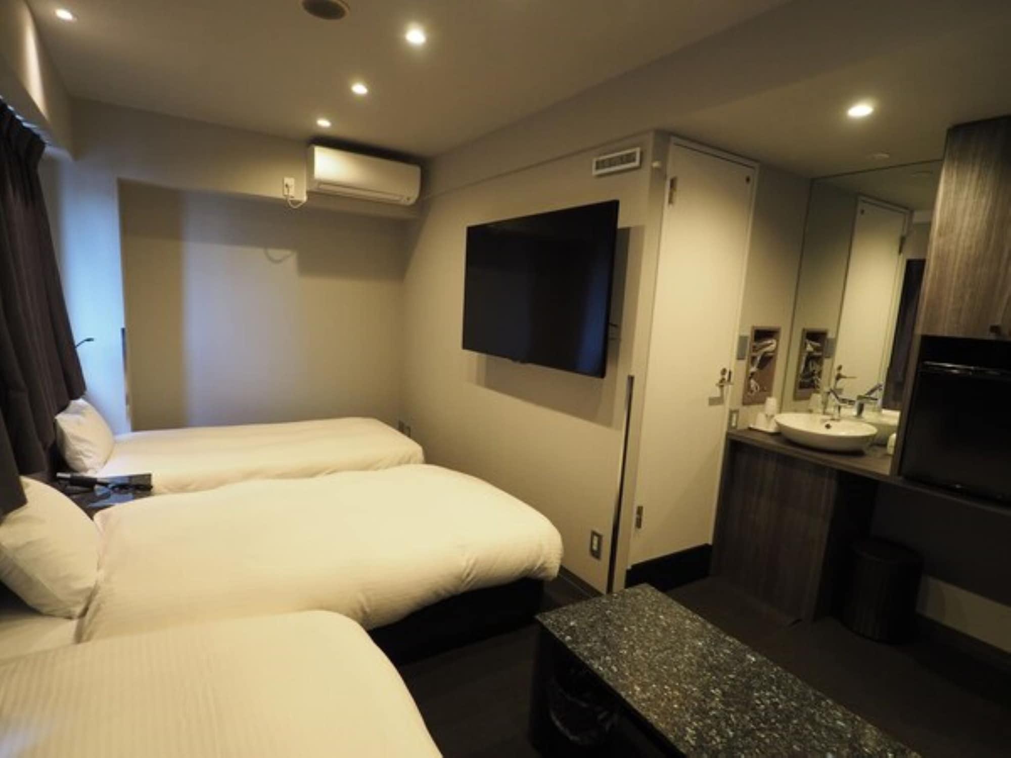 Varios Haneda Inn