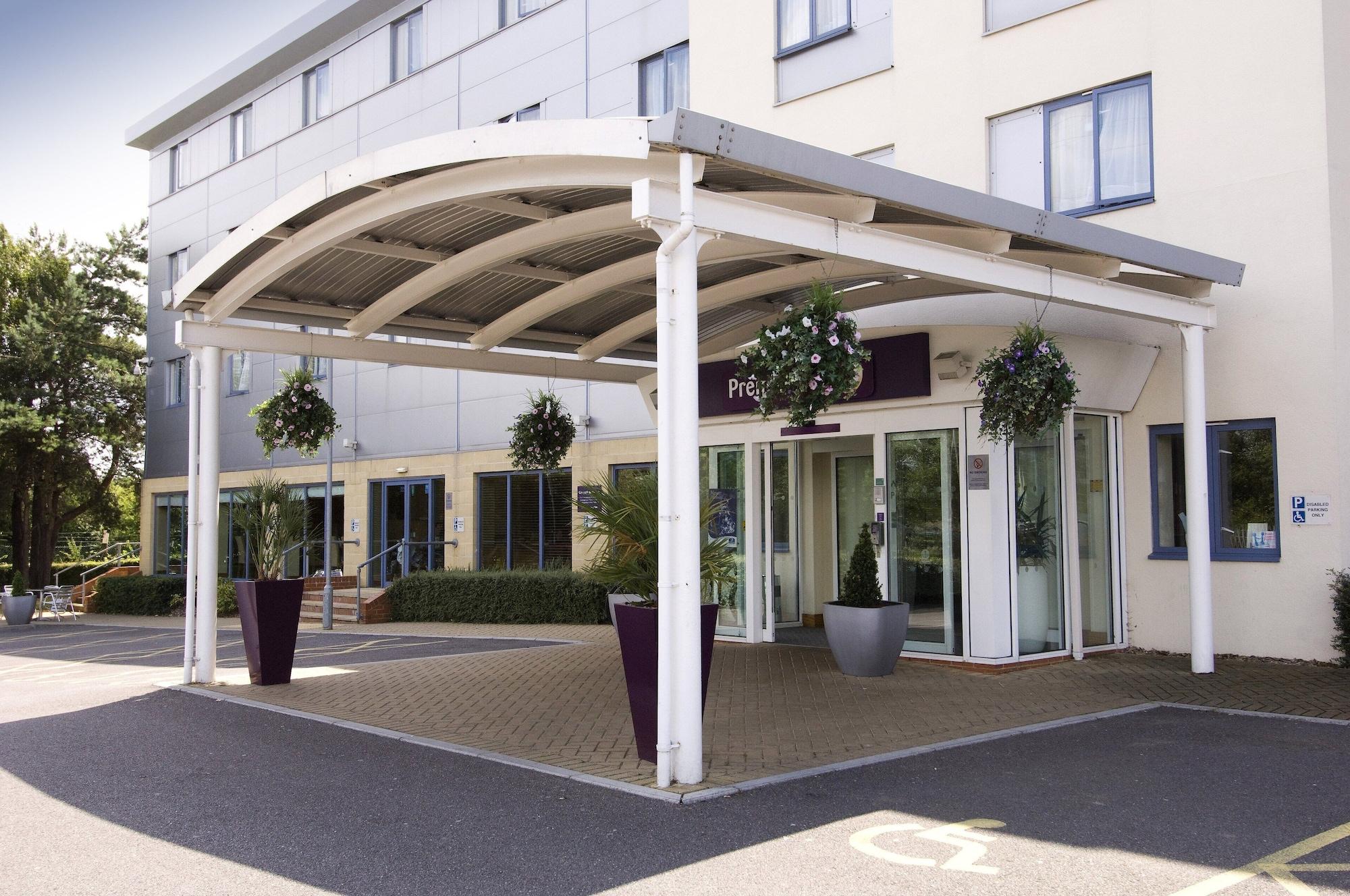 Varios Premier Inn Poole North