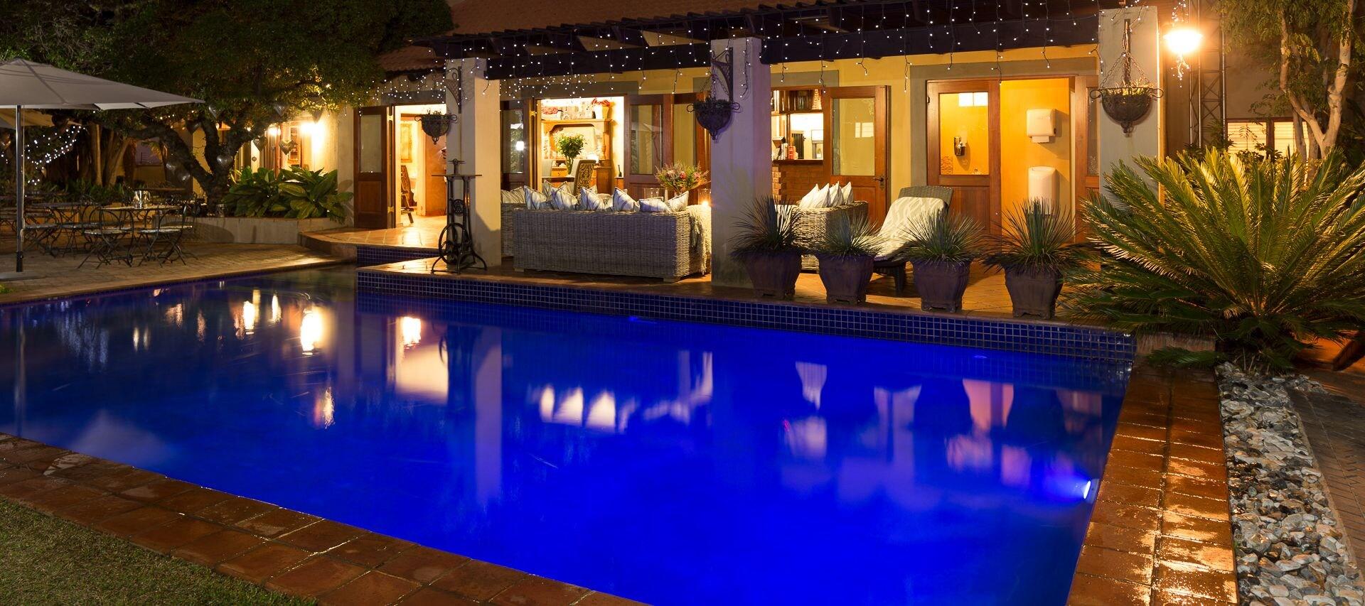 Vista Exterior Opikopi Guest House