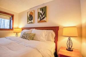 Alquiler Vacacional - <10 min to Storyland! Spacious 3 bed +Loft Pets