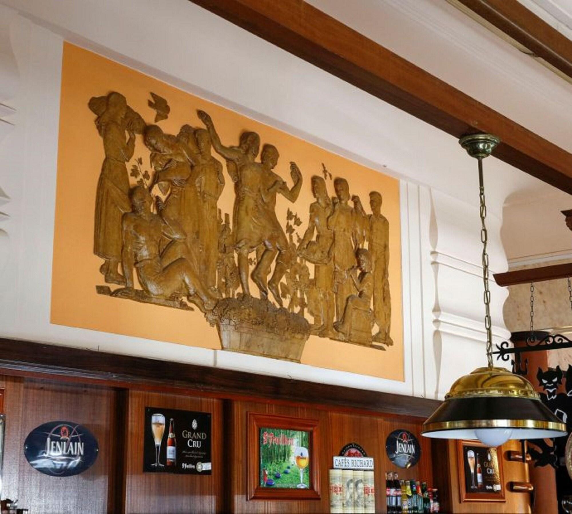 Bar/Salón Le Grand Hôtel de Valenciennes