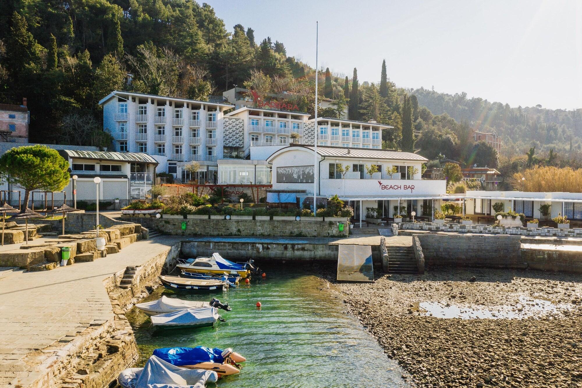 Playa Barbara Piran Beach hotel