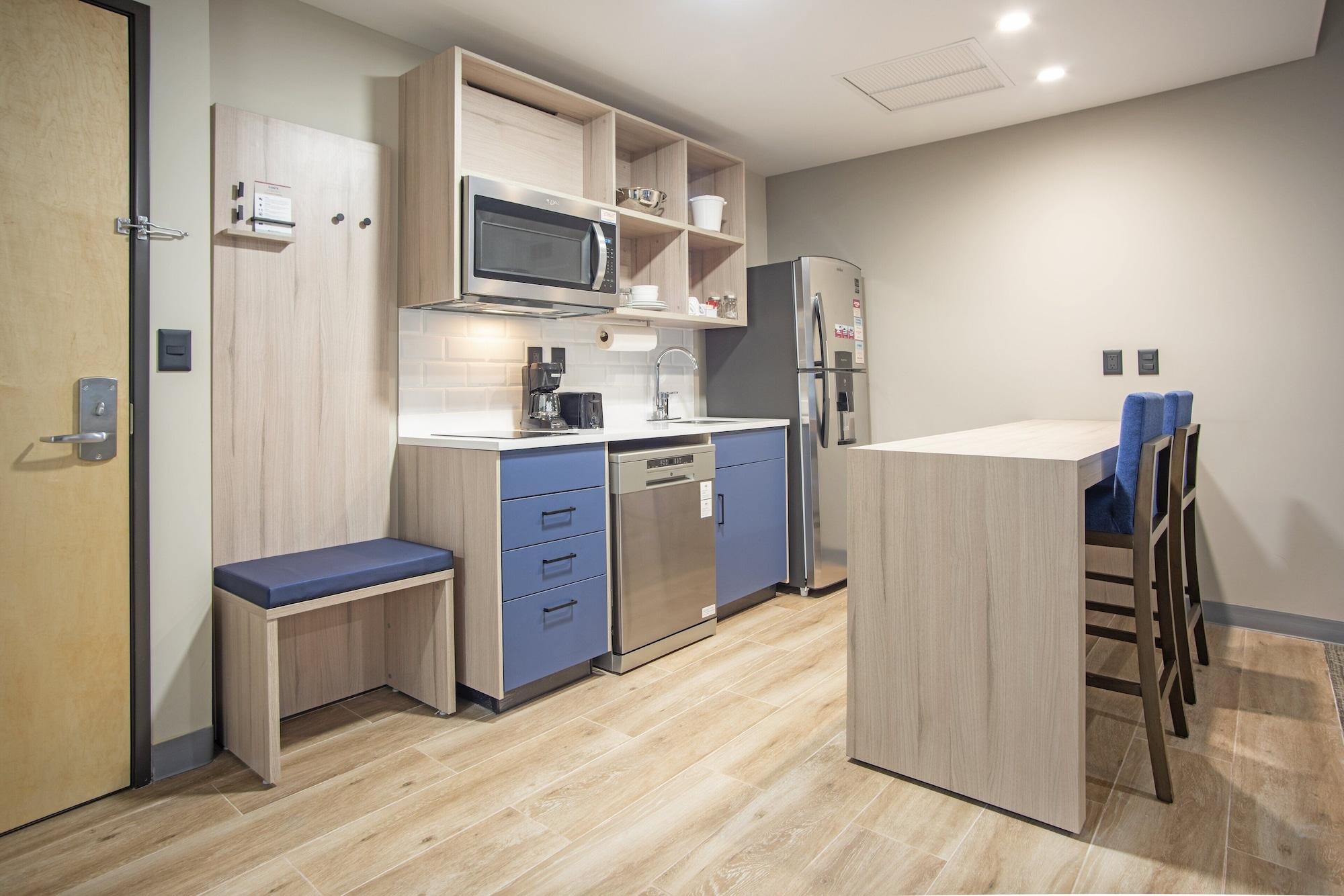 Habitación Candlewood Suites Guadalajara Galerias by IHG