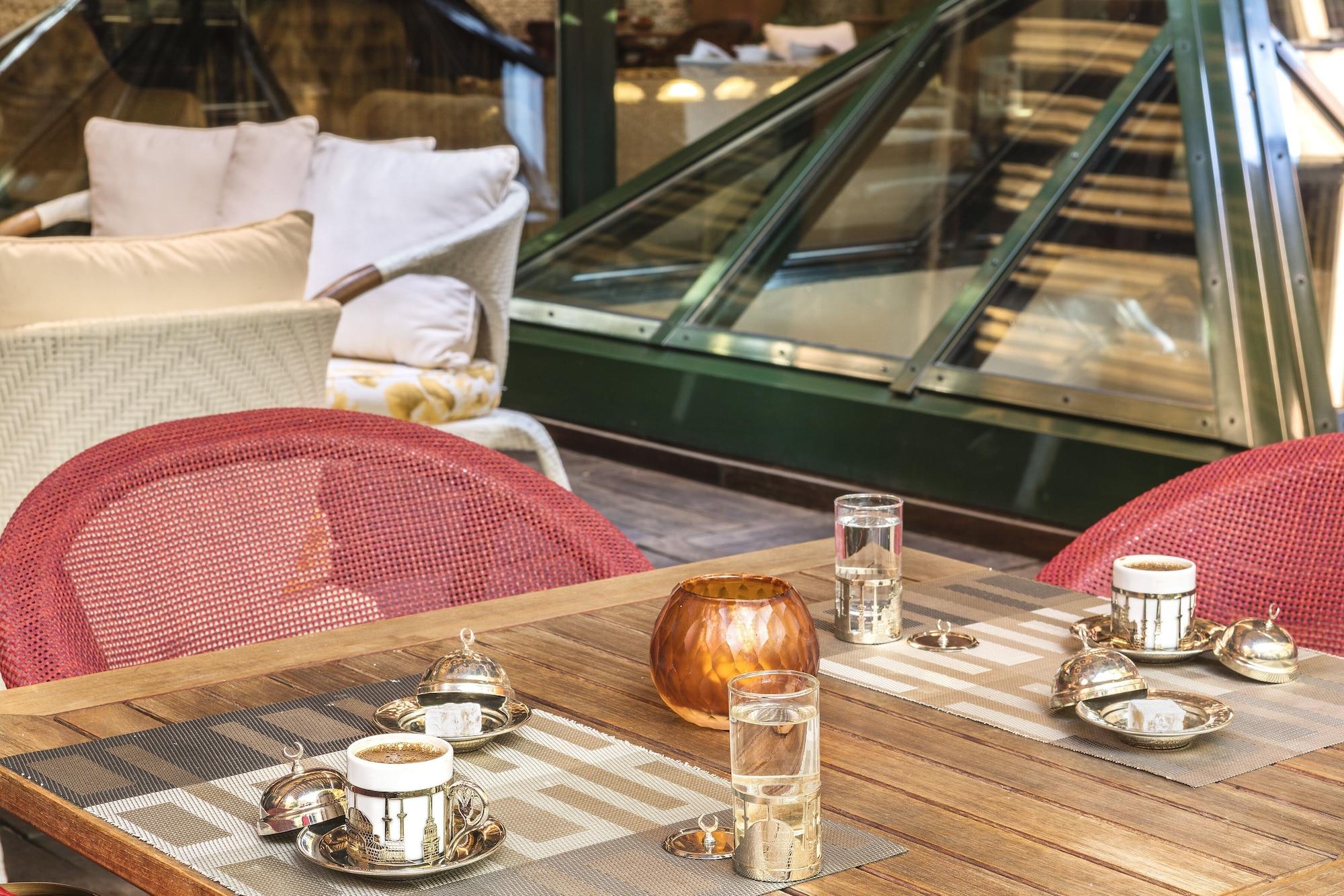 Bar/Salón Grand Yavuz Hotel