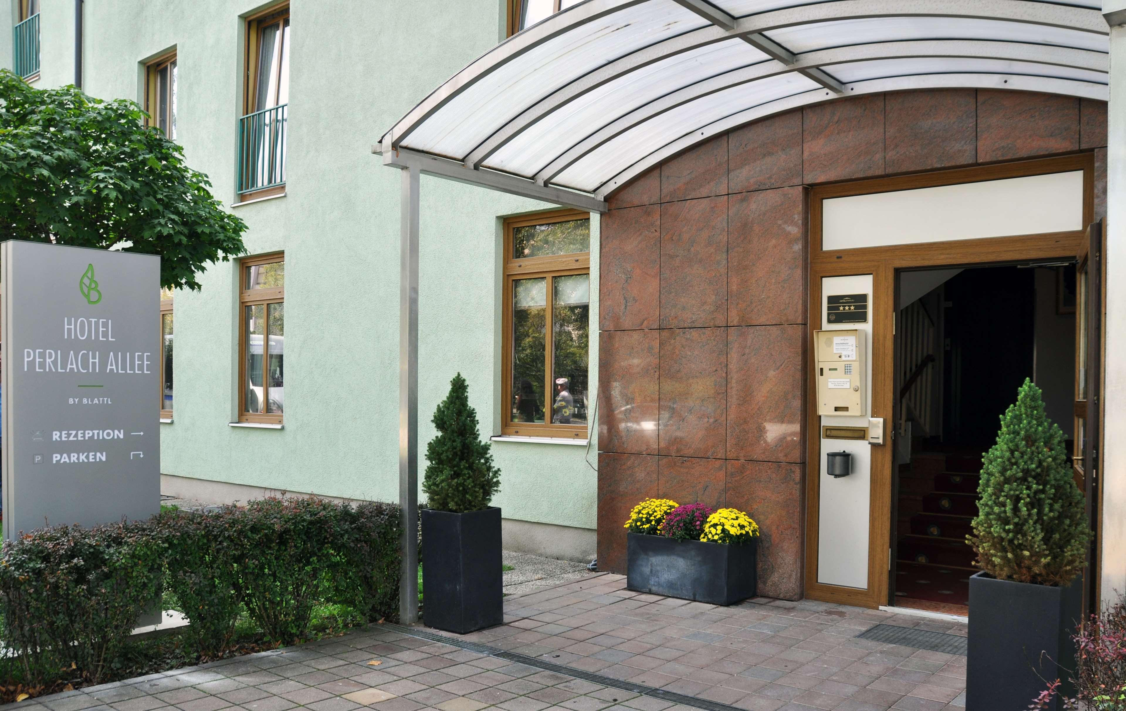 Vista Exterior Hotel Perlach Allee