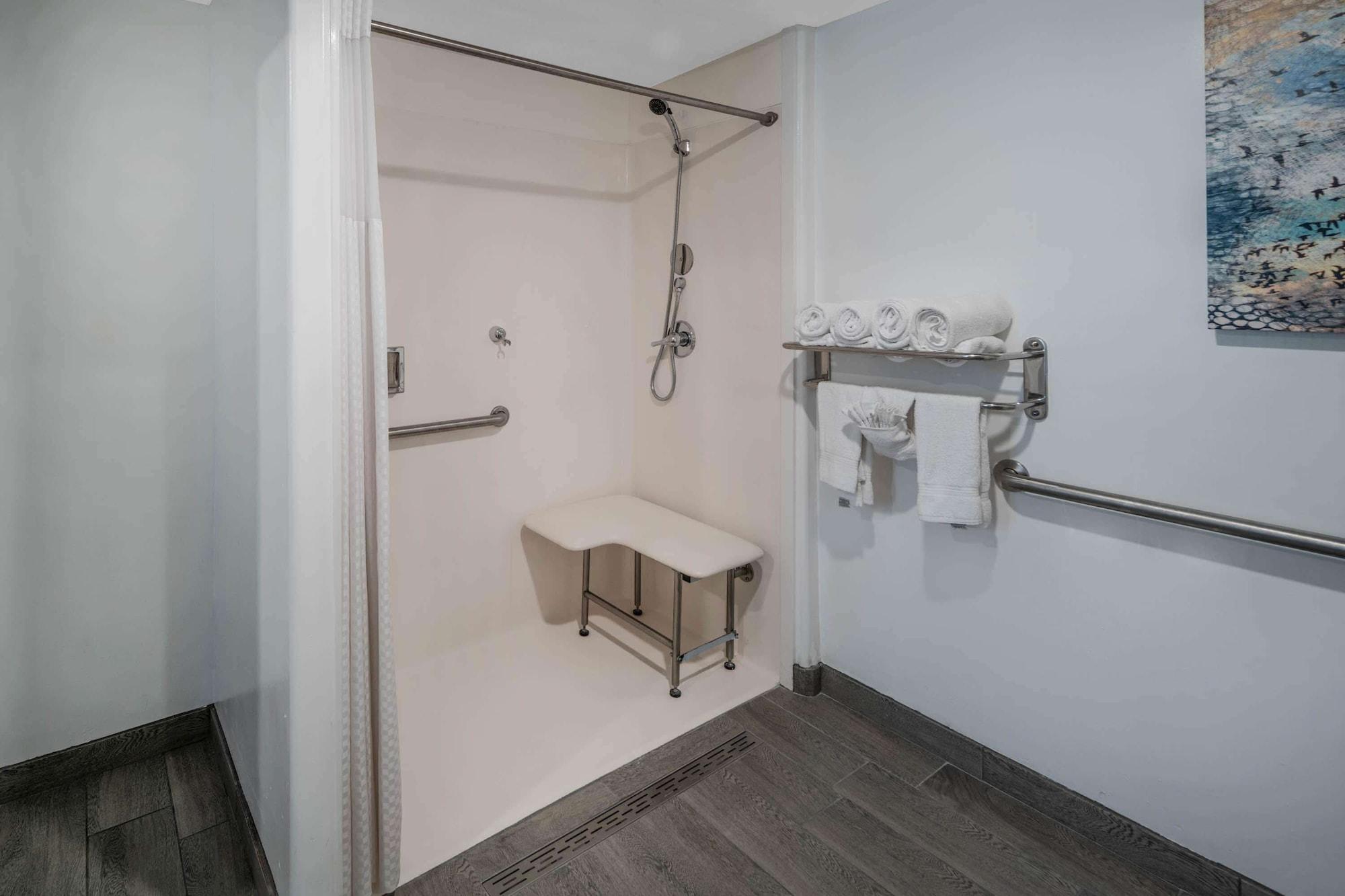 Equipamiento de Habitación Days Inn by Wyndham Galt/Elk Grove South