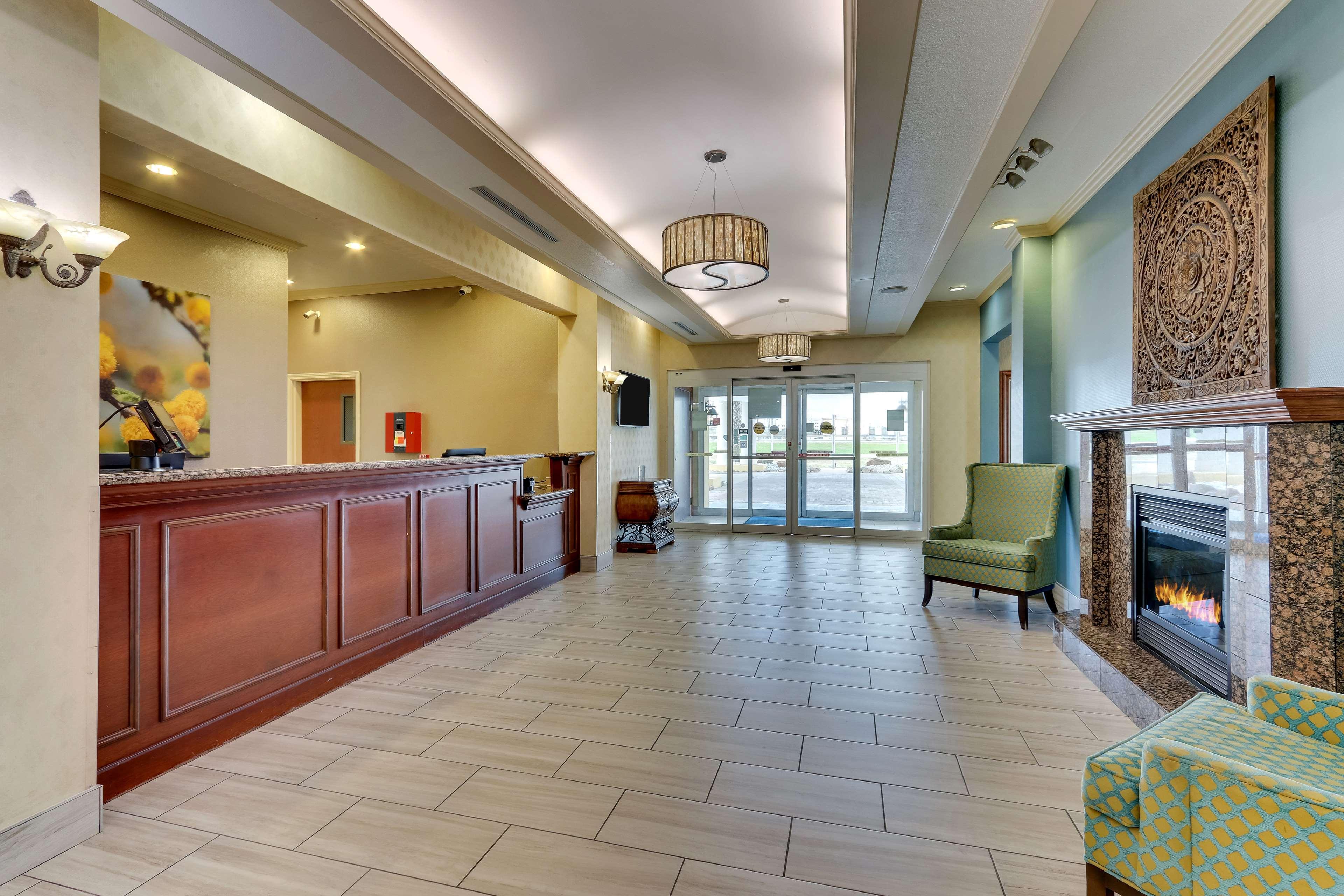 Vista Lobby Comfort Inn & Suites