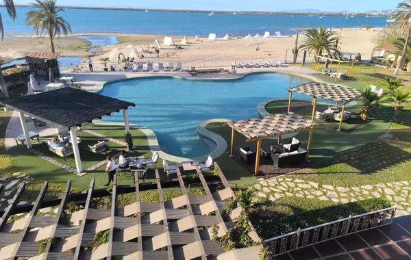 La Posada Hotel & Beach Club