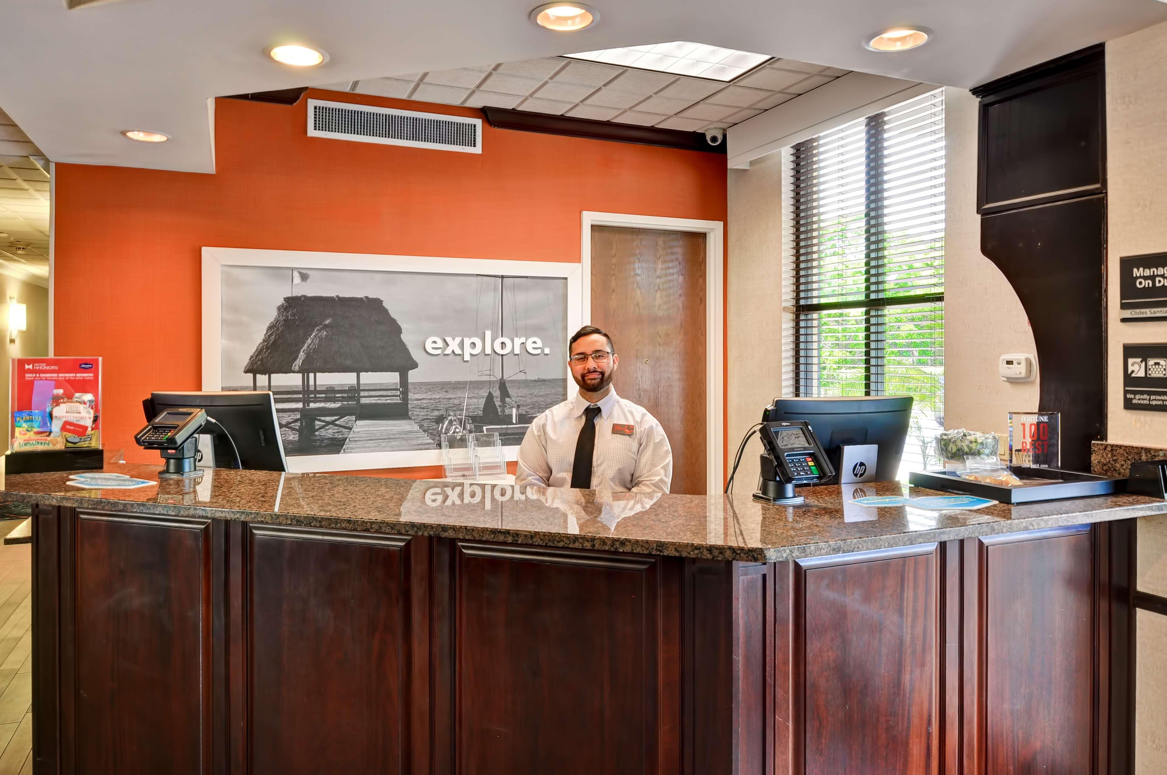 Vista Exterior Hampton Inn Boca Raton