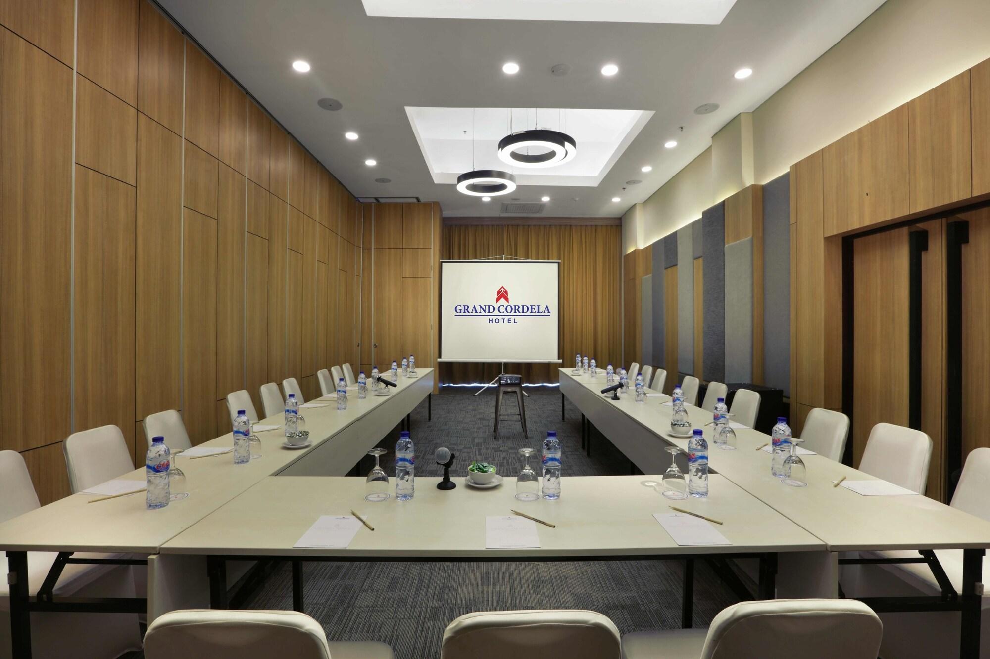 Sala de Reuniones Grand Cordela Hotel Bandung