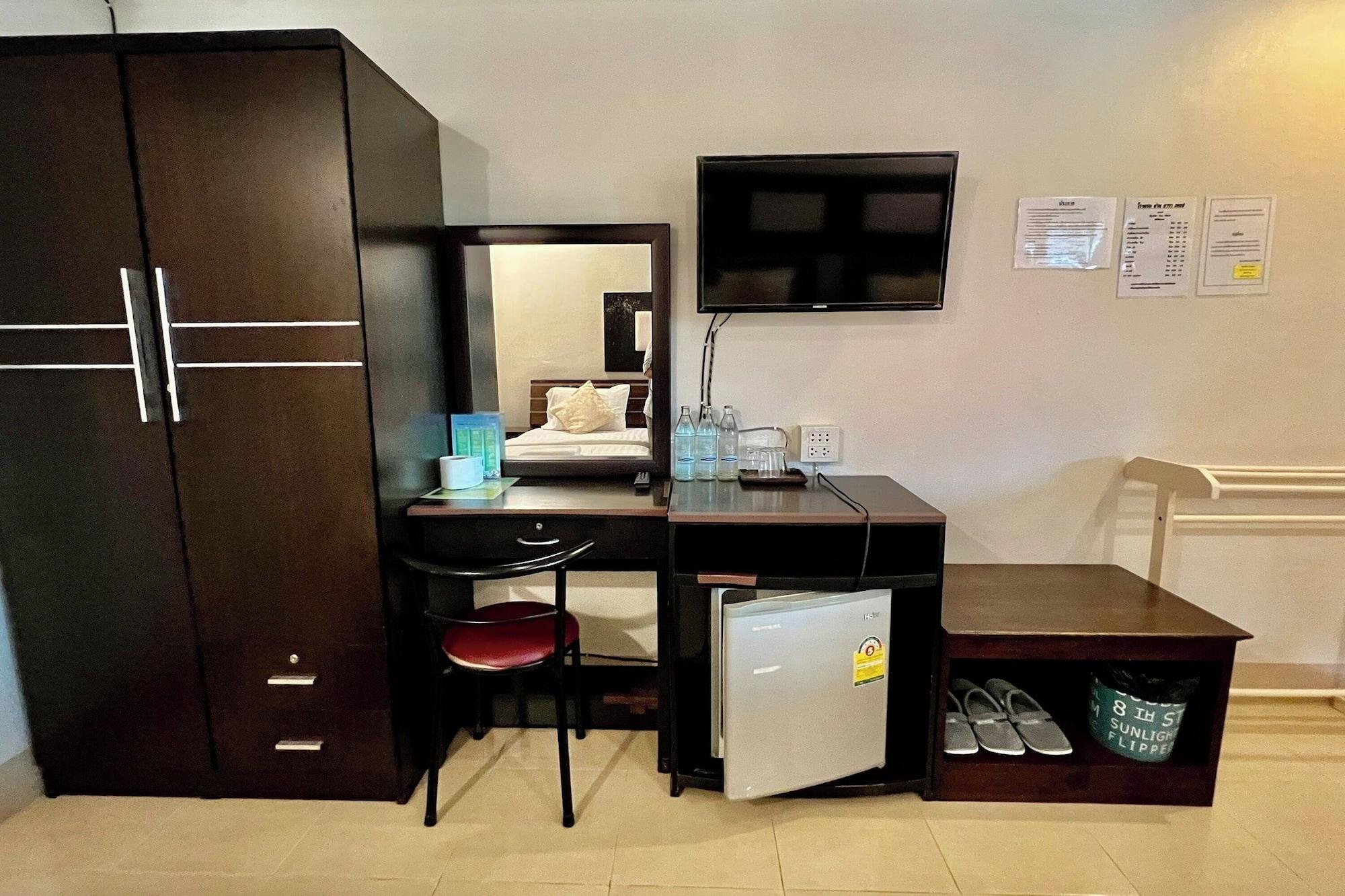 Equipamiento de Habitación Nan Thara Place