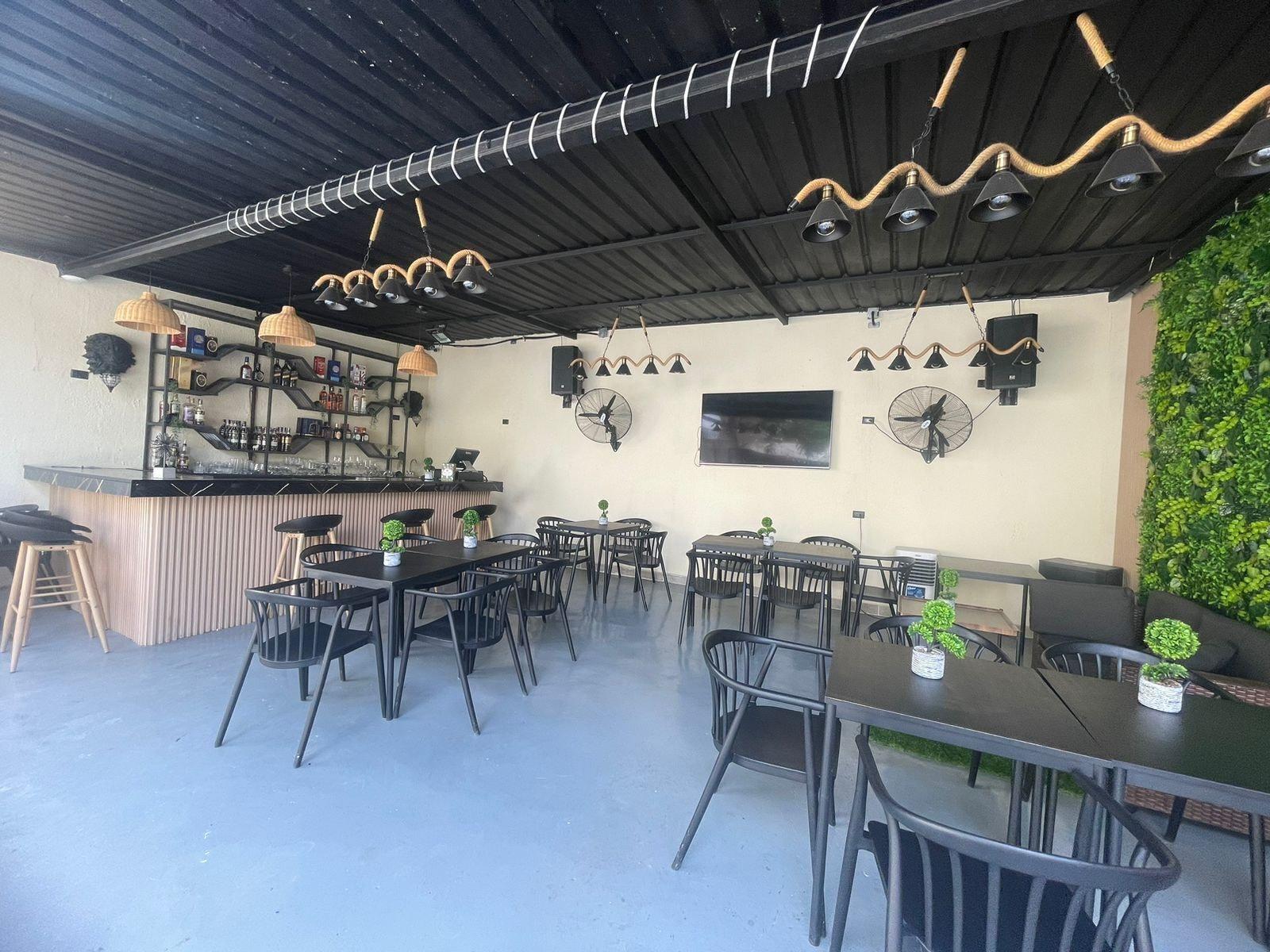 Bar/Salón solmirooms
