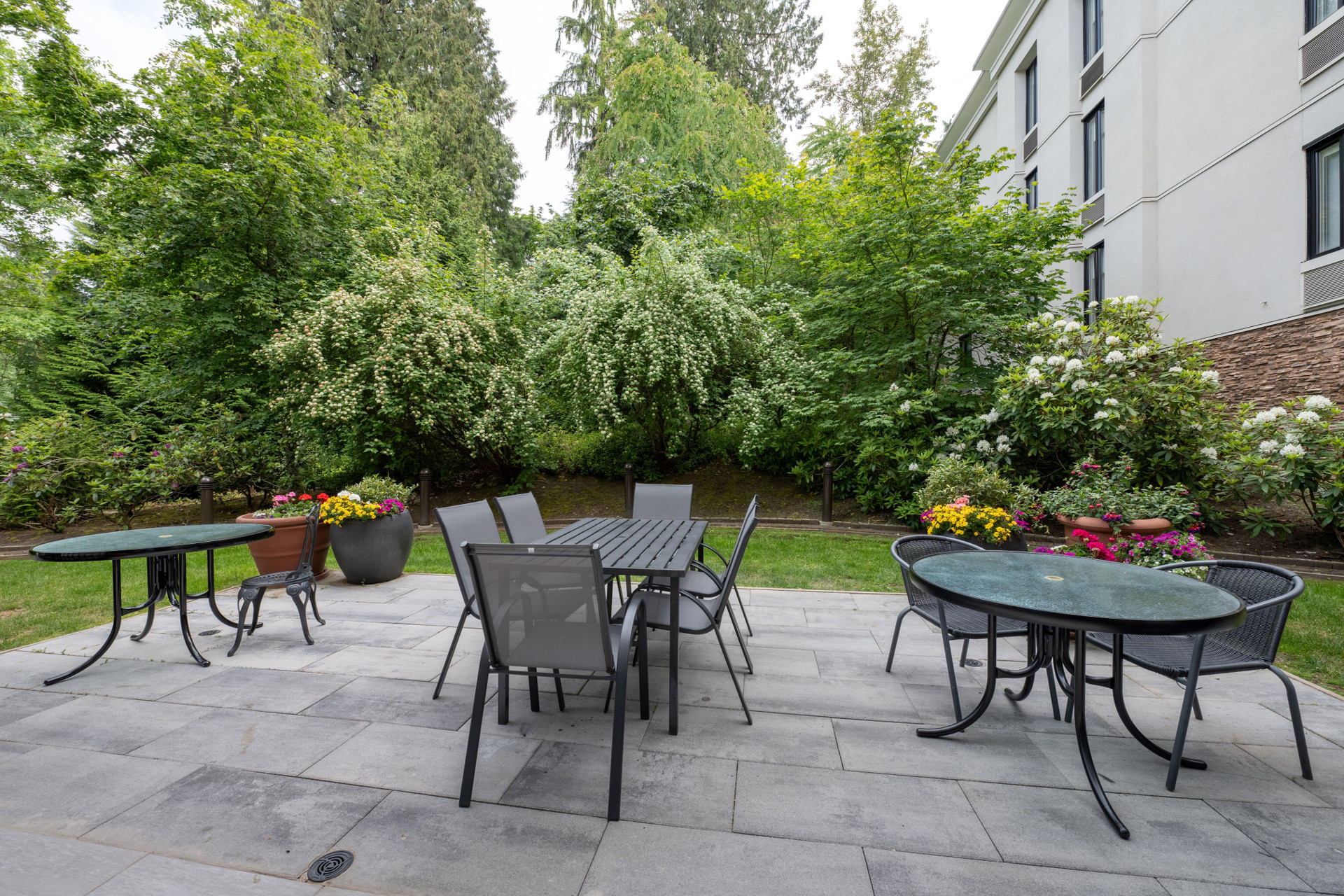 Vista Exterior Holiday Inn Express & Suites Surrey by IHG