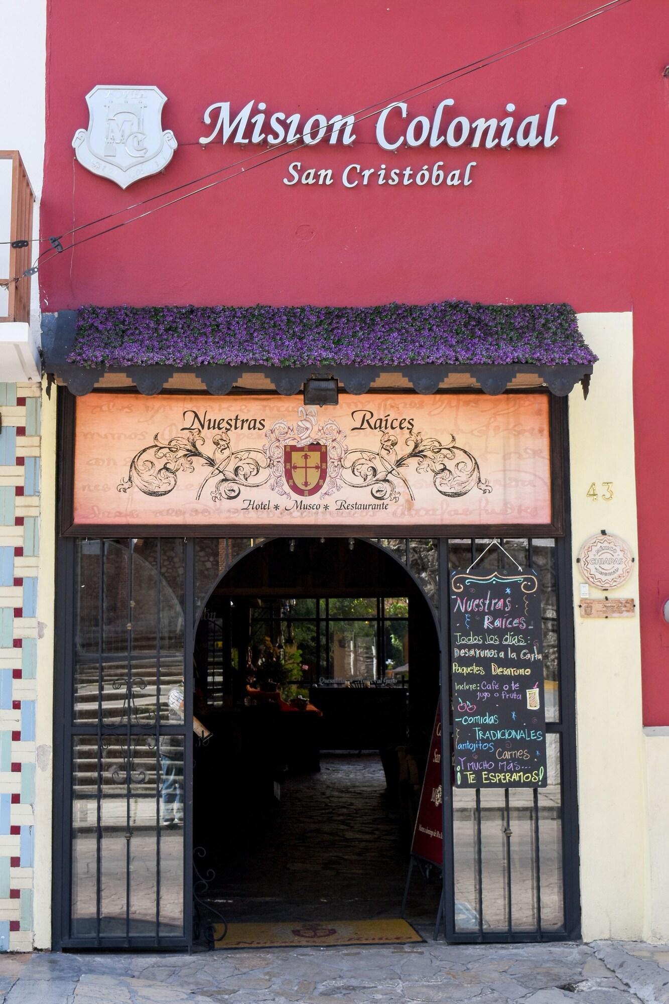 Vista Exterior Nuestras Raices - Hotel Museo Restaurante
