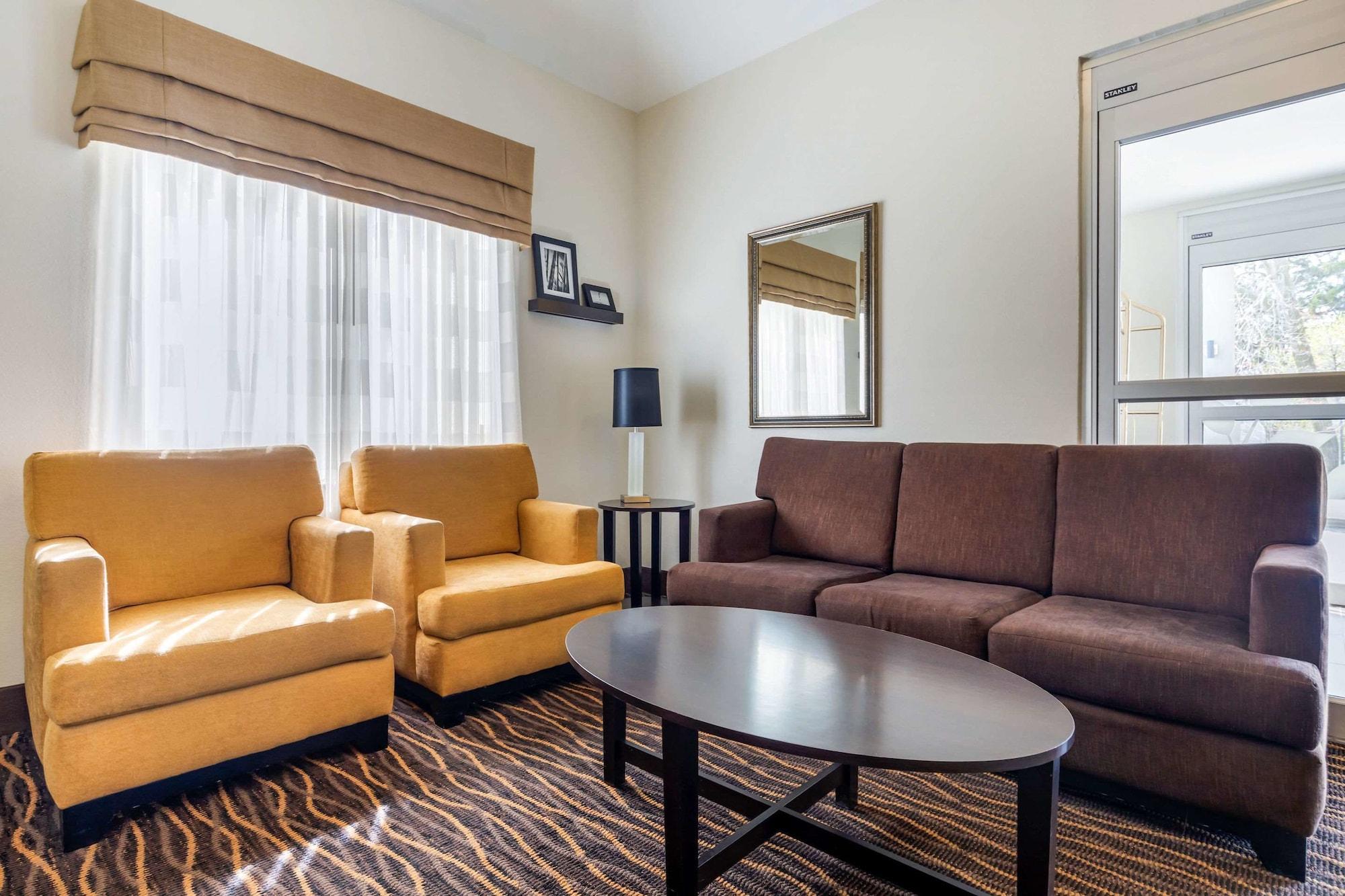 Vista Lobby Sleep Inn near Great Lakes Naval Base