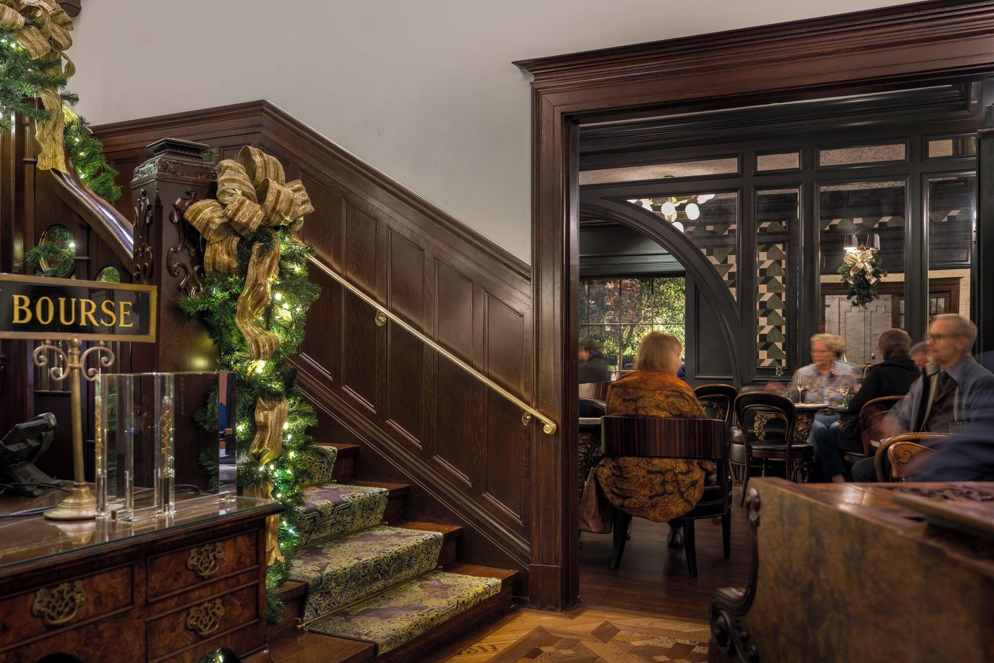 Vista Lobby La Colombe d'Or Hotel