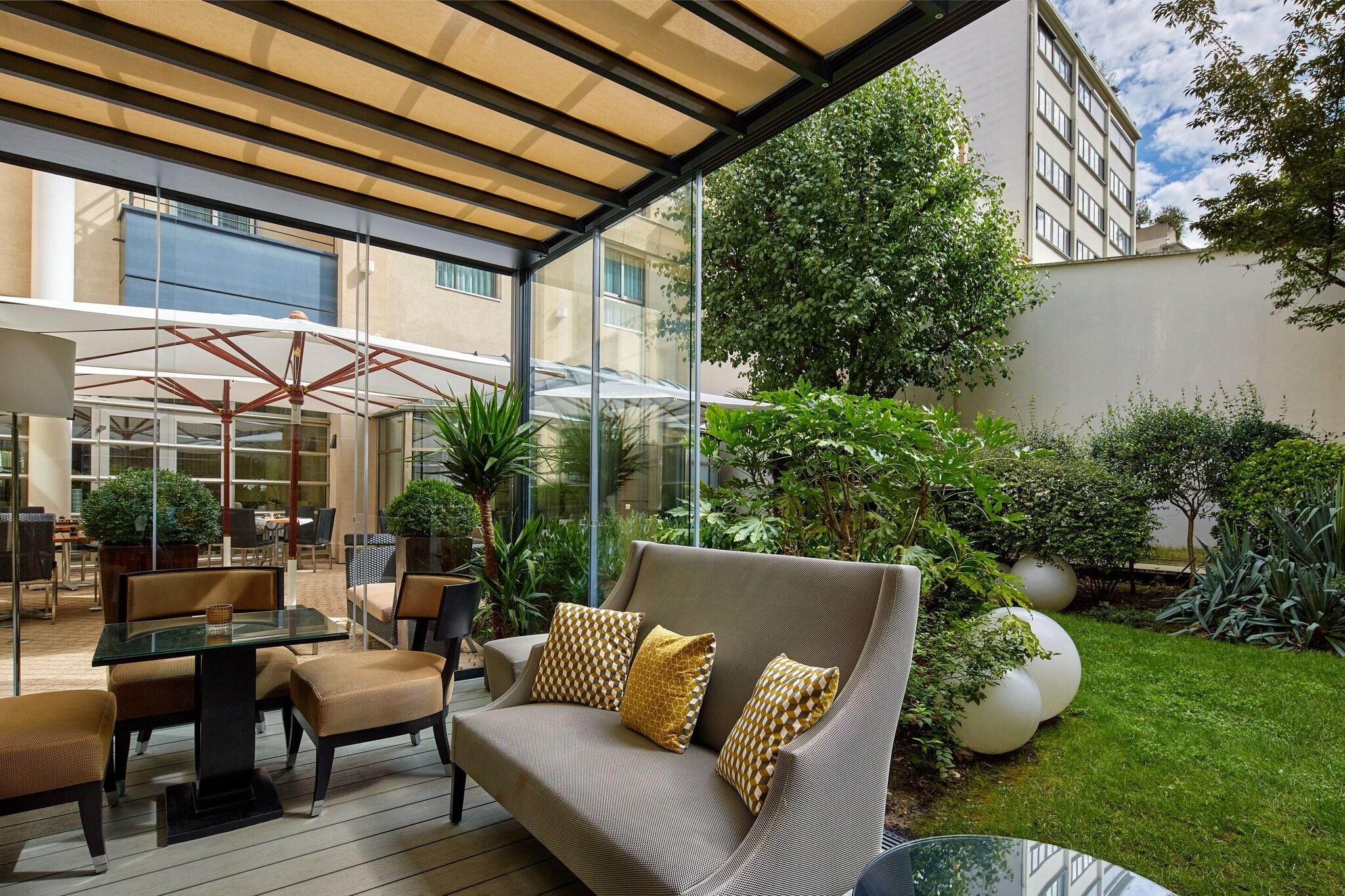 Bar/Salón Hotel Ampere