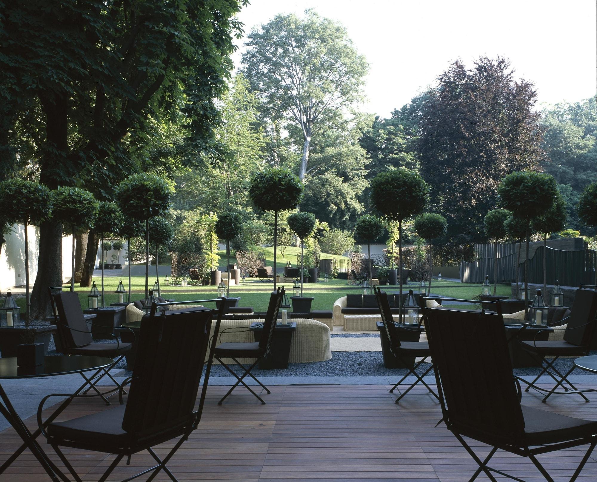 Vista Exterior Bvlgari Hotel Milano