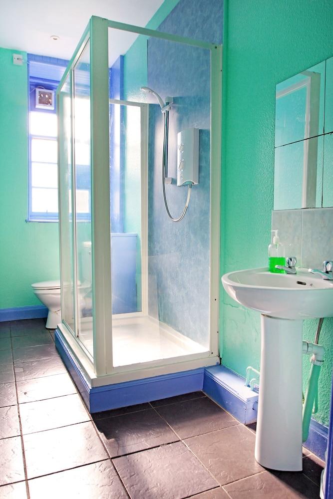 Baño Cowgate Tourist Hostel