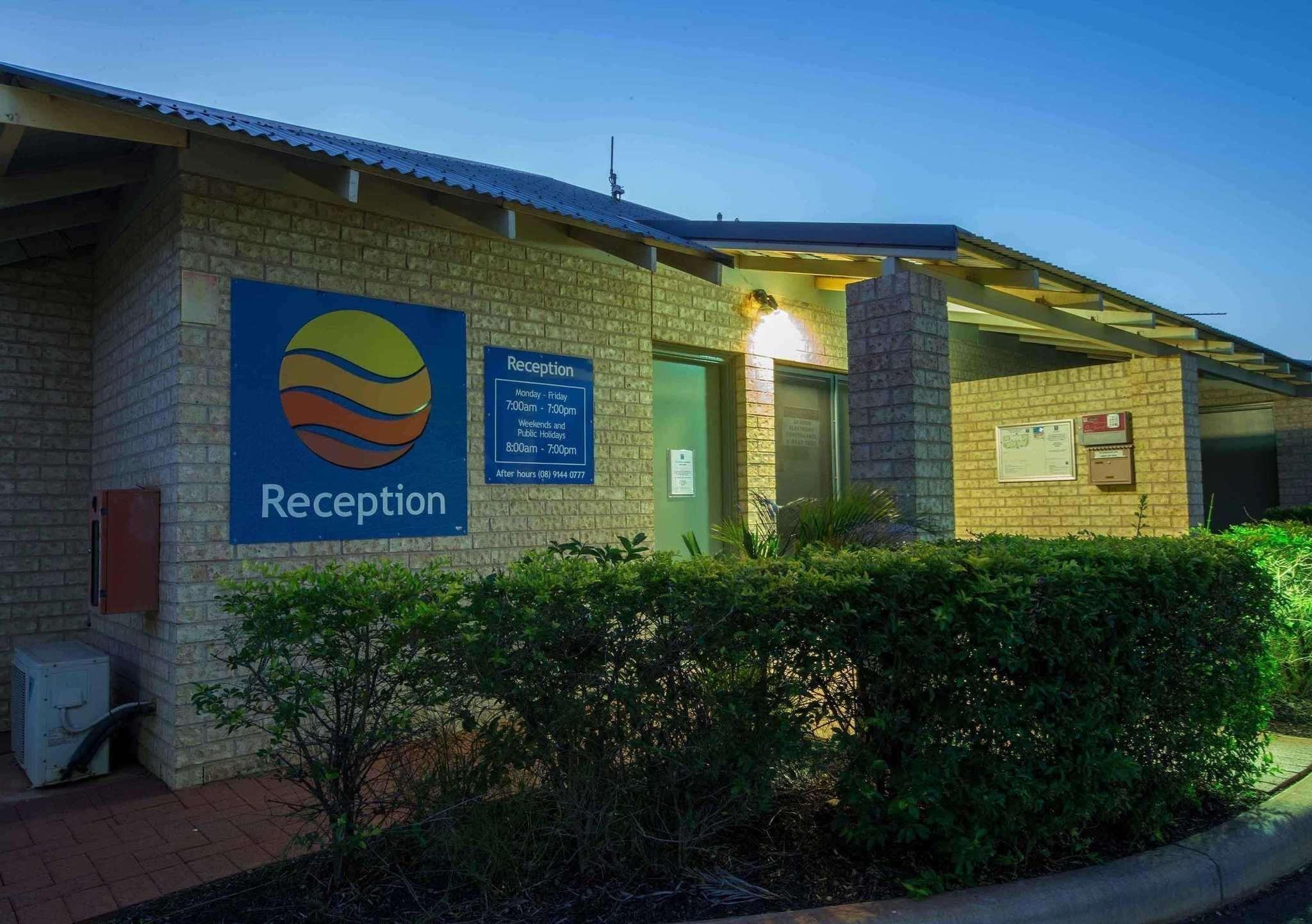 Vista Exterior Comfort Inn & Suites Karratha