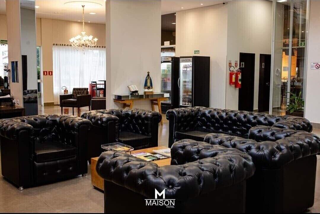 Vista Lobby Maison Hotel