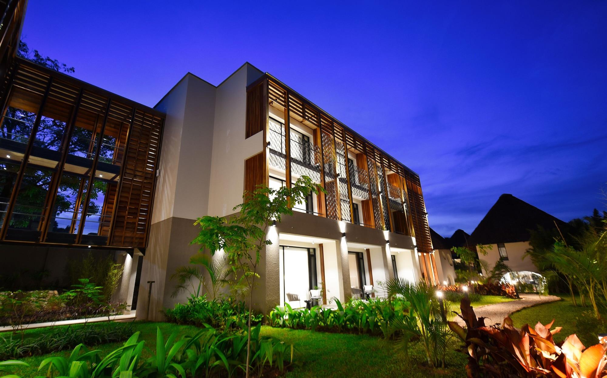 Vista Exterior Le Petit Village Hotel & Spa