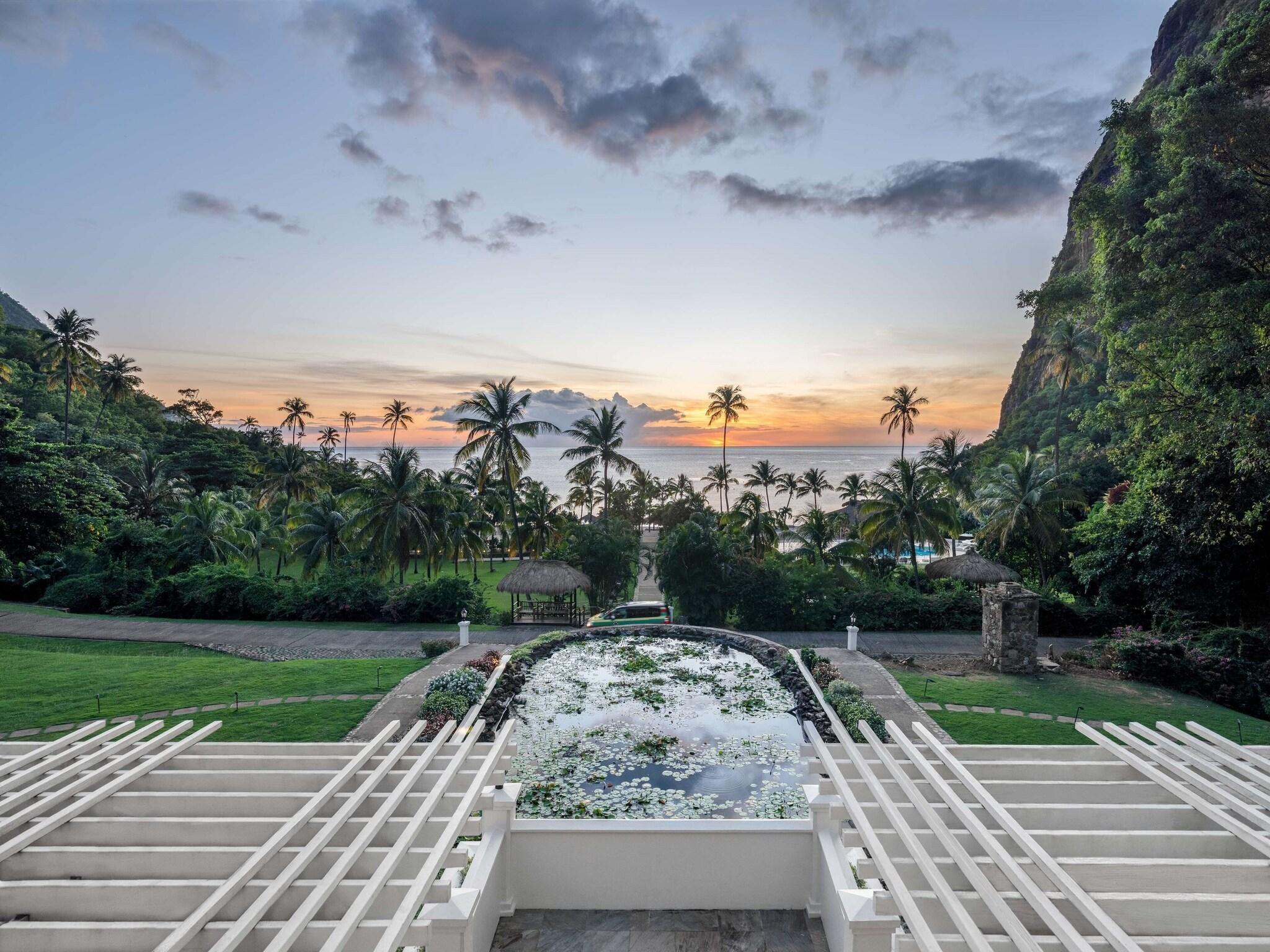 Vista Exterior Sugar Beach, A Viceroy Resort