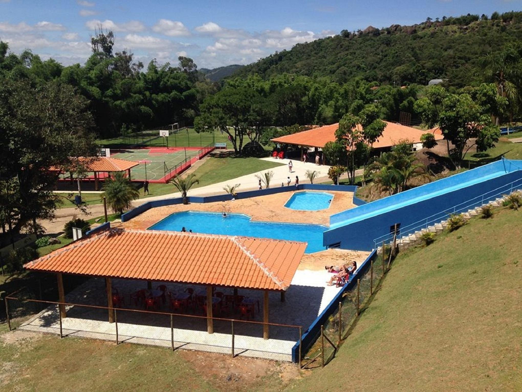 Vista da piscina Hotel Campestre Atibaia