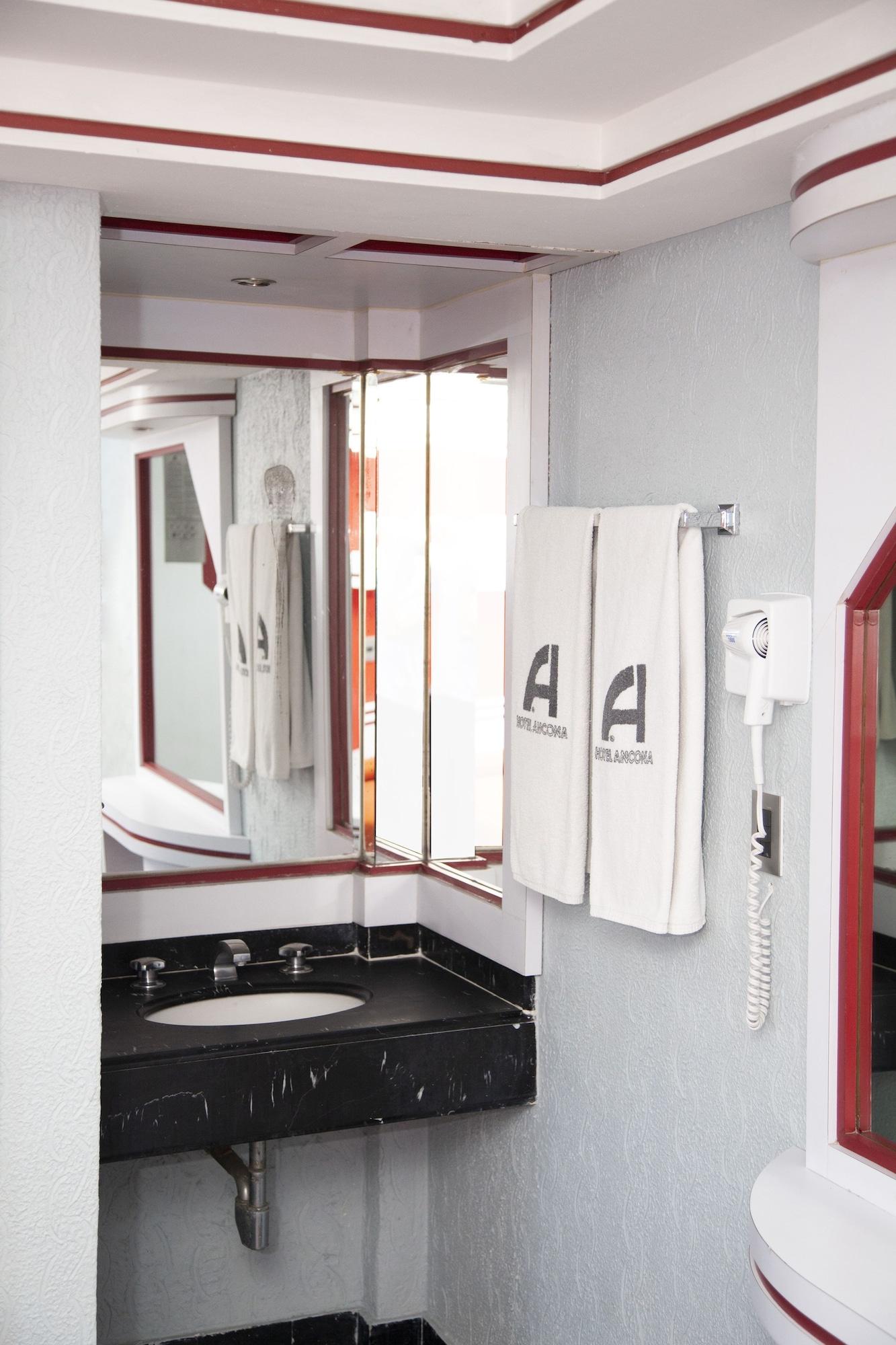 Equipamiento de Habitación Hotel Ancona - Adults Only