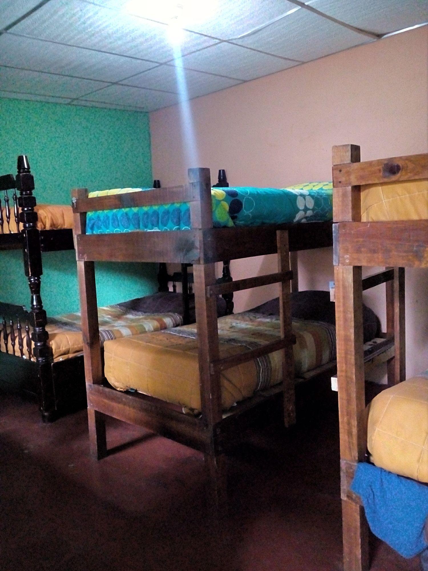 Hotel Hostel y Restaurante Casa Jacaranda