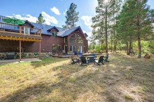 Alquiler Vacacional - Spacious & Quiet Pagosa Springs Cabin w/ Deck!