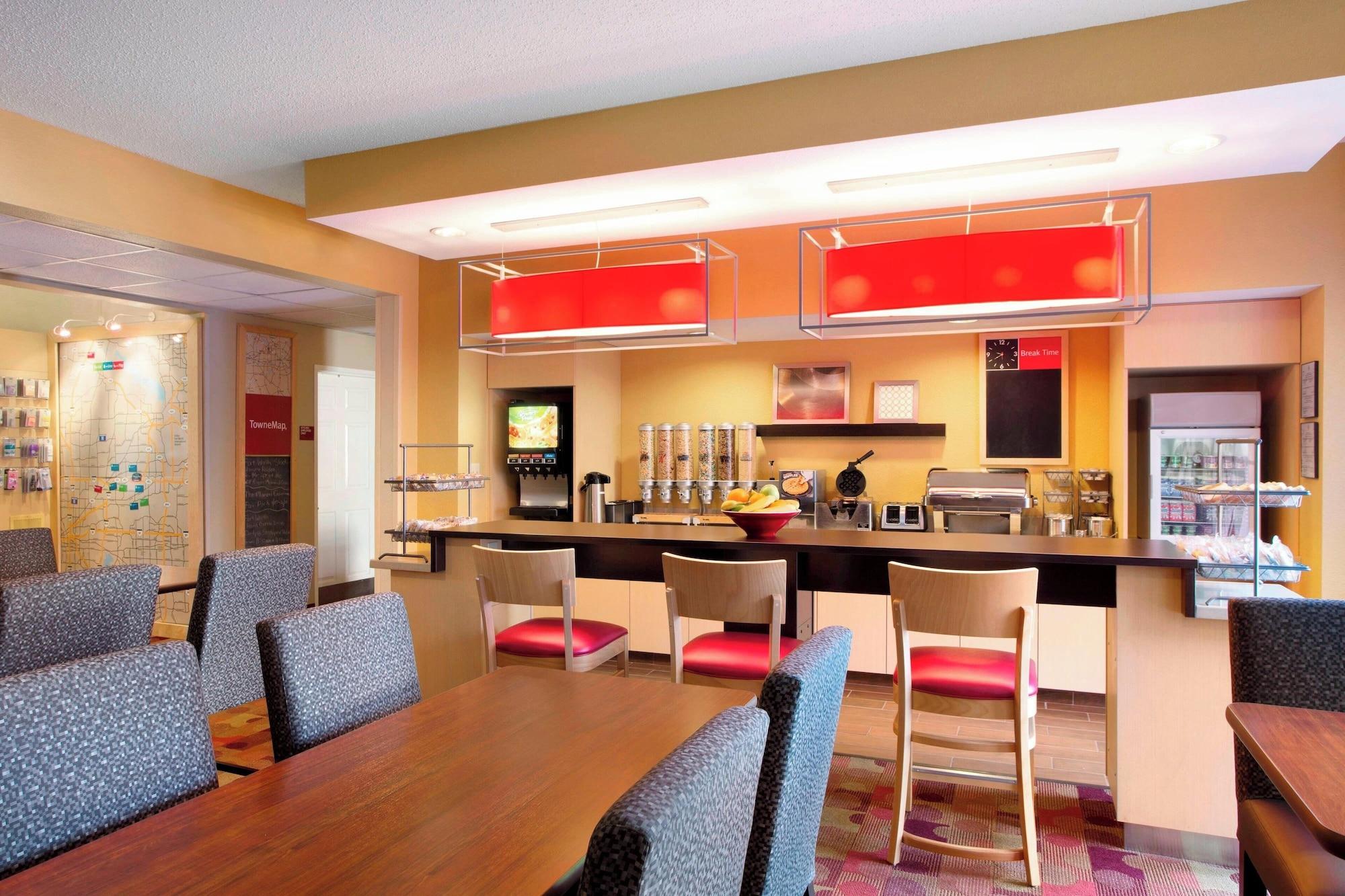 Restaurant TownePlace Suites Dallas Bedford