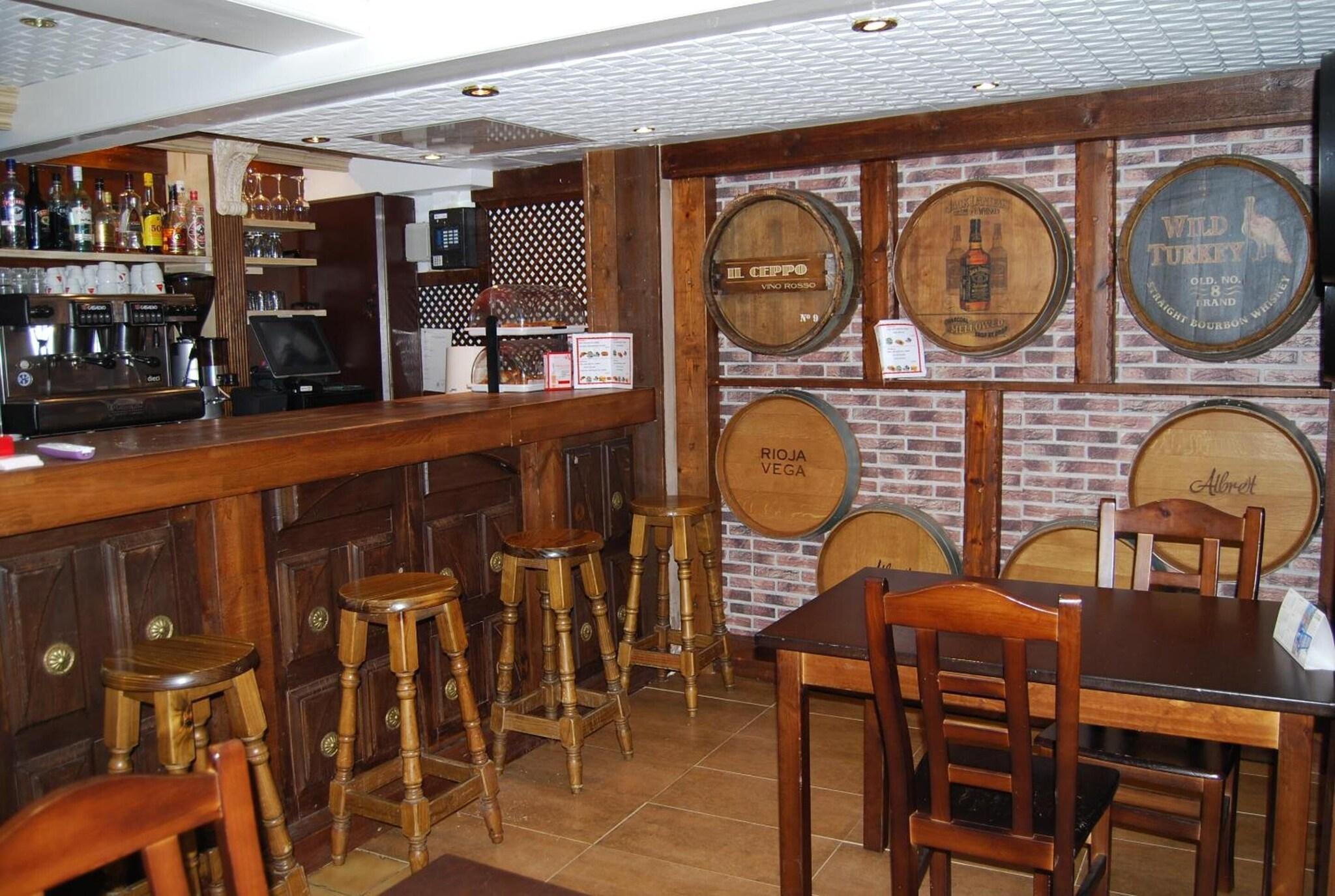 Bar/Salón Hotel Avanti